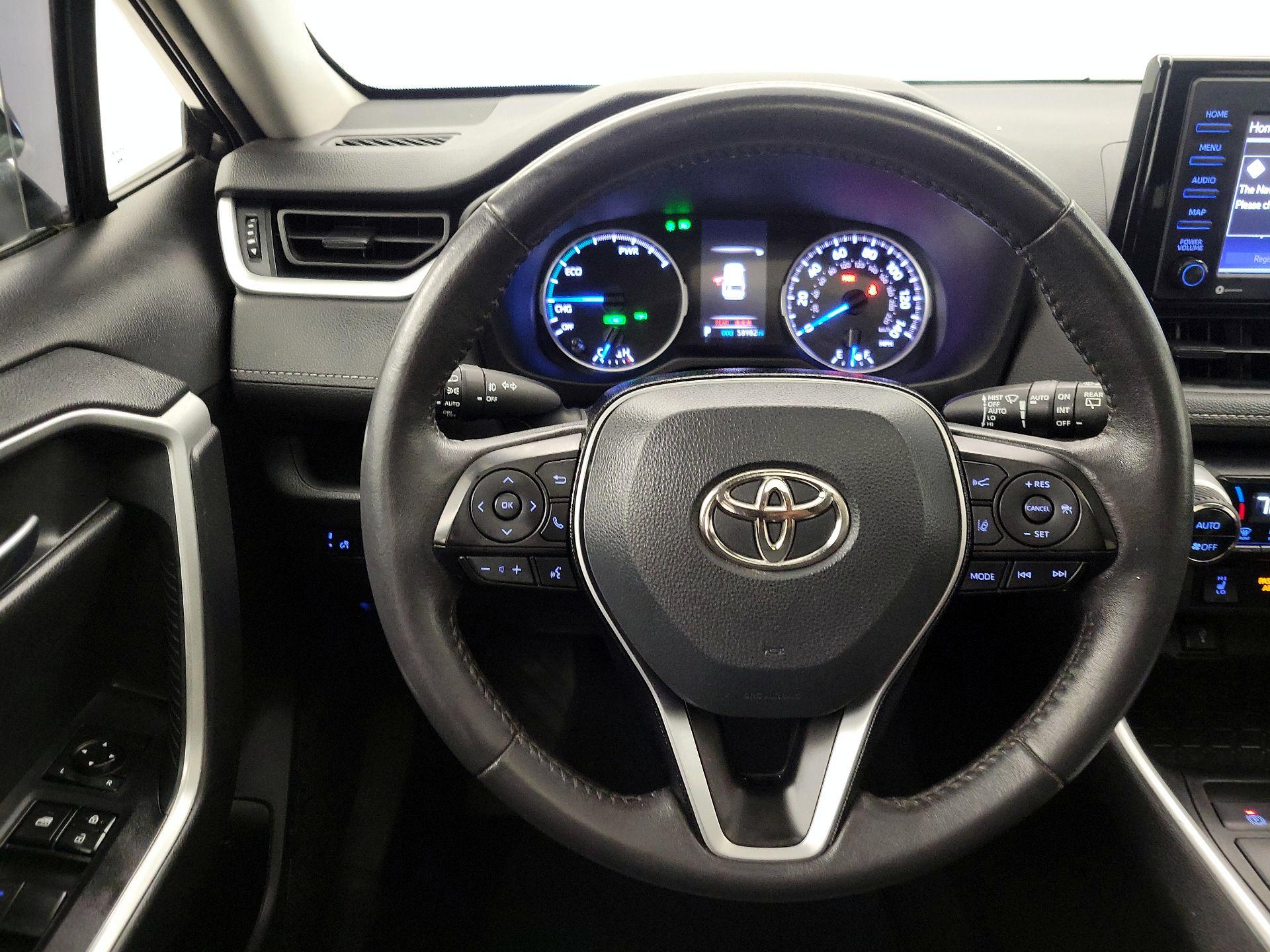 Thumbnail: 2021 Toyota RAV4 - 10