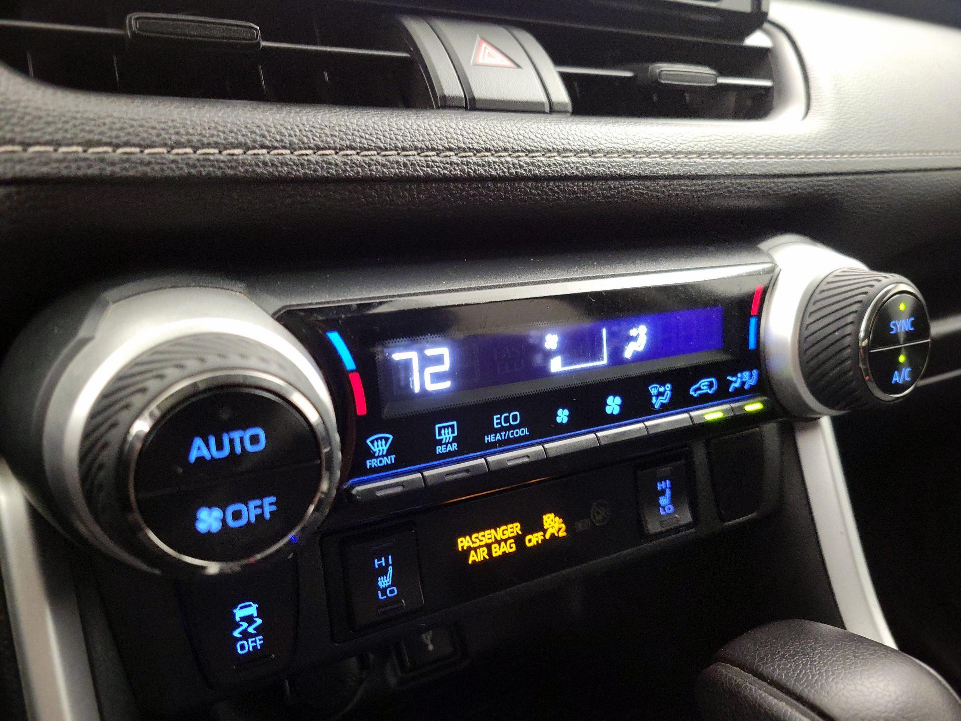 Thumbnail: 2021 Toyota RAV4 - 16