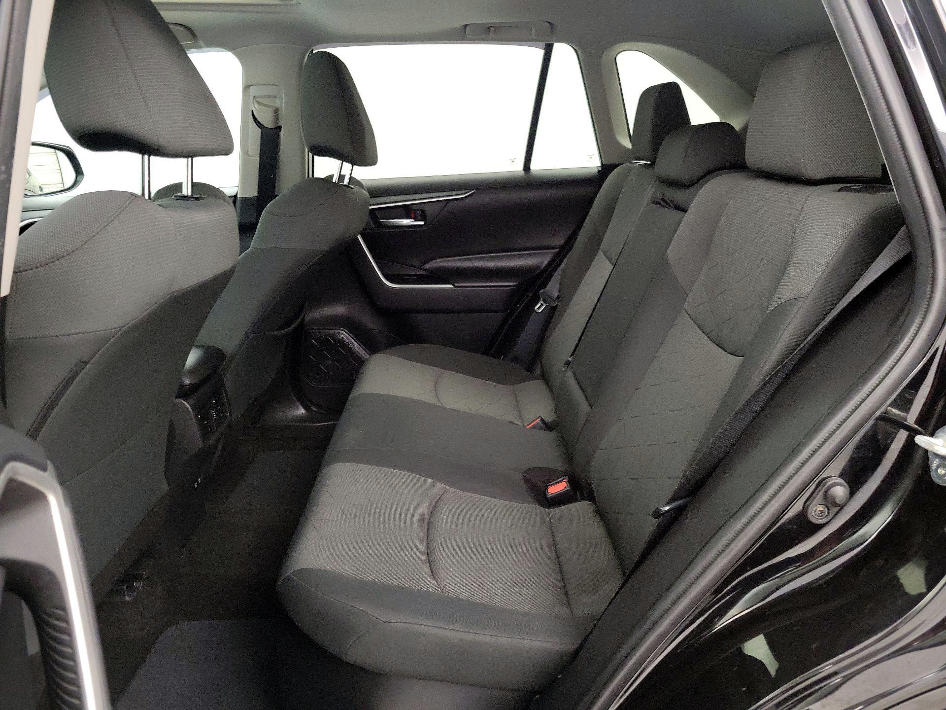 Thumbnail: 2021 Toyota RAV4 - 20