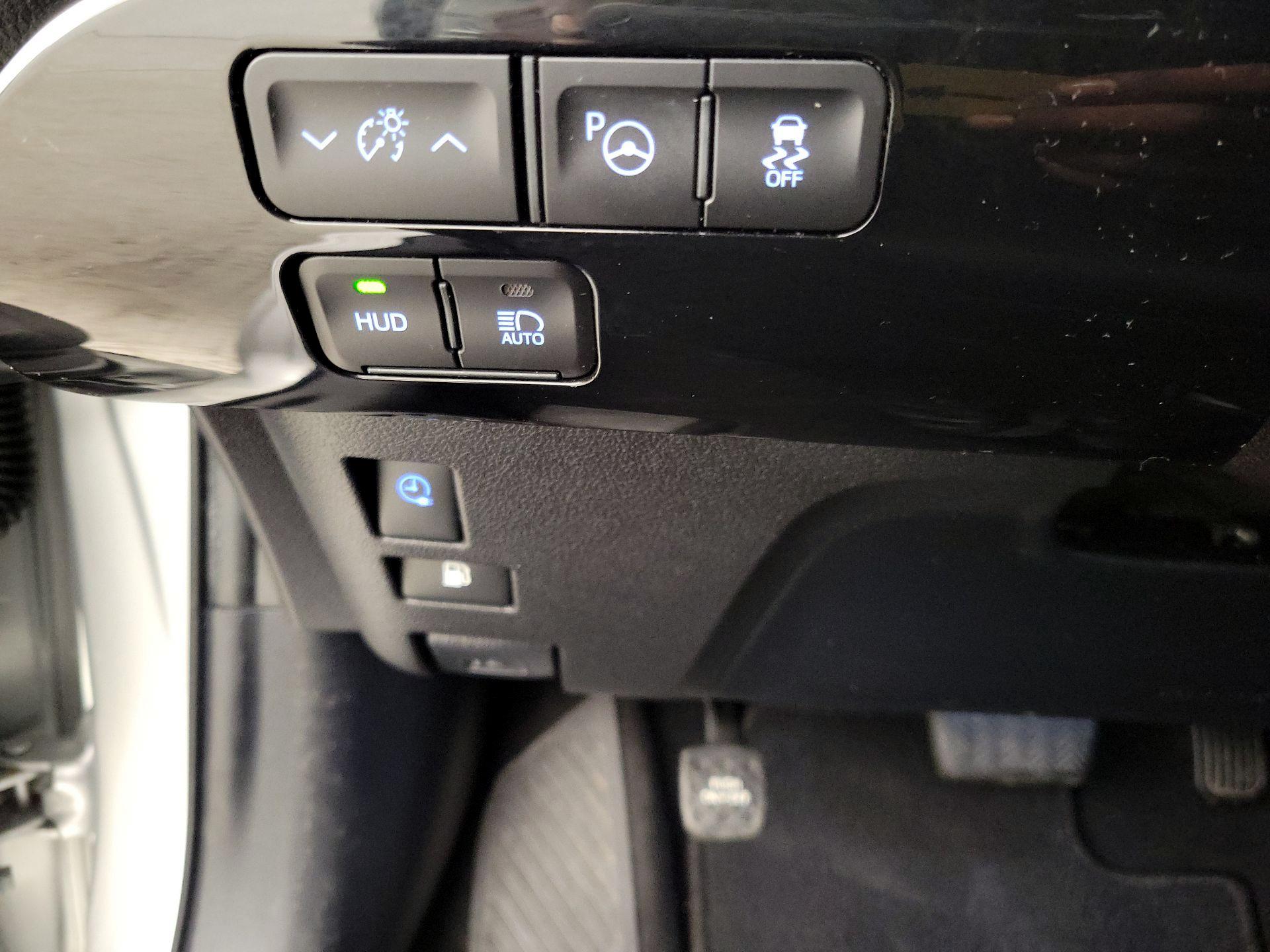 Thumbnail: 2021 Toyota Prius Prime - 13