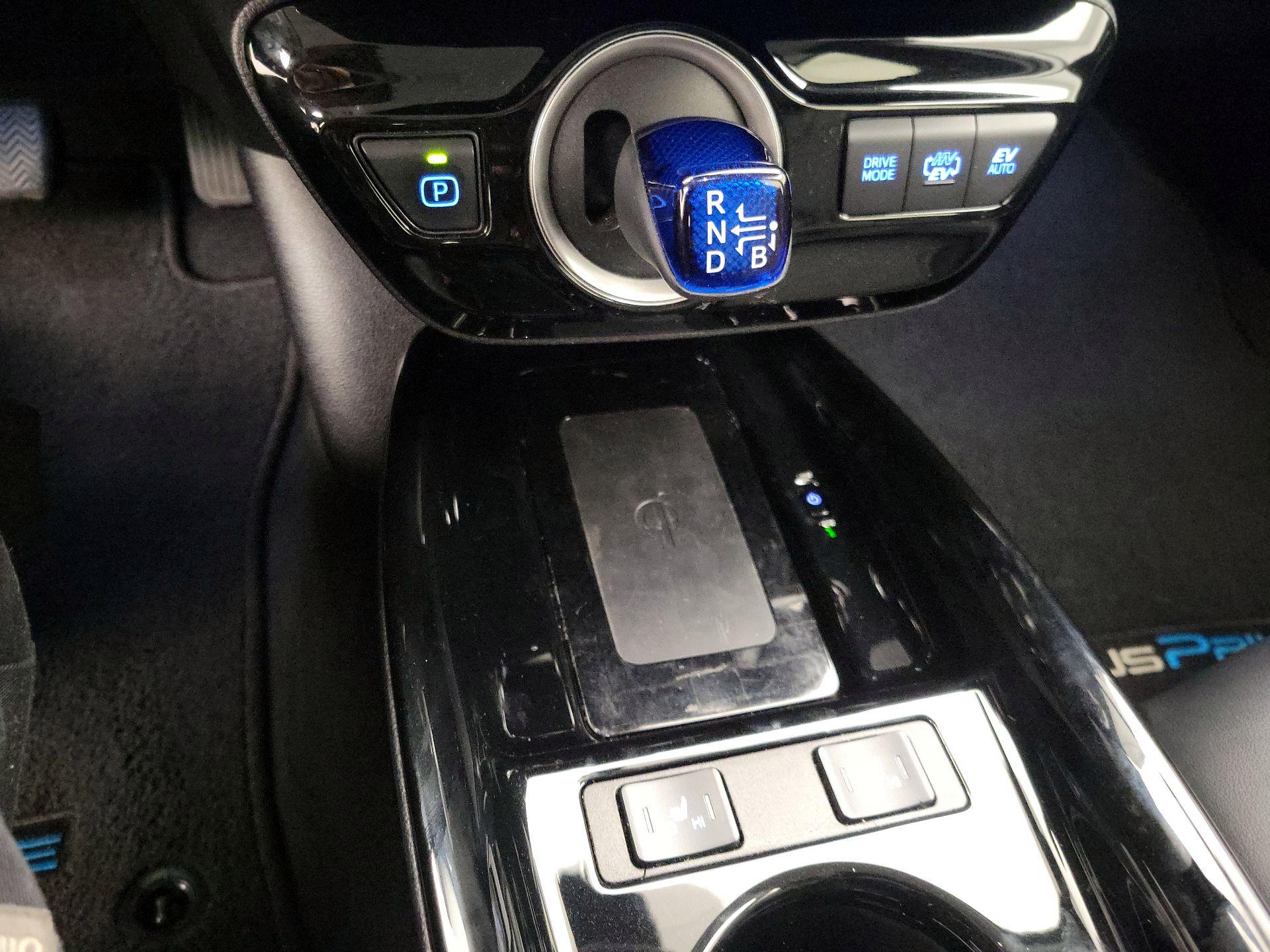 Thumbnail: 2021 Toyota Prius Prime - 17