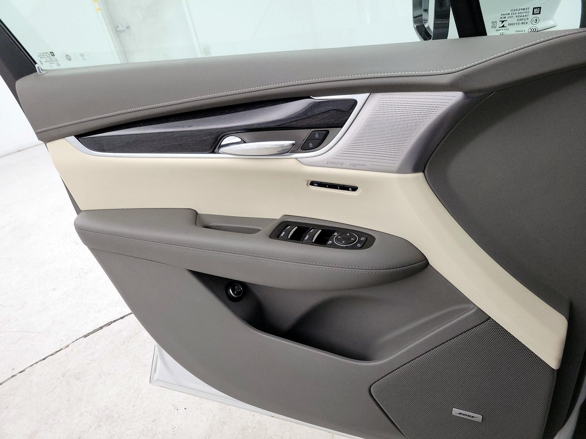 Thumbnail: 2023 Cadillac XT6 - 12
