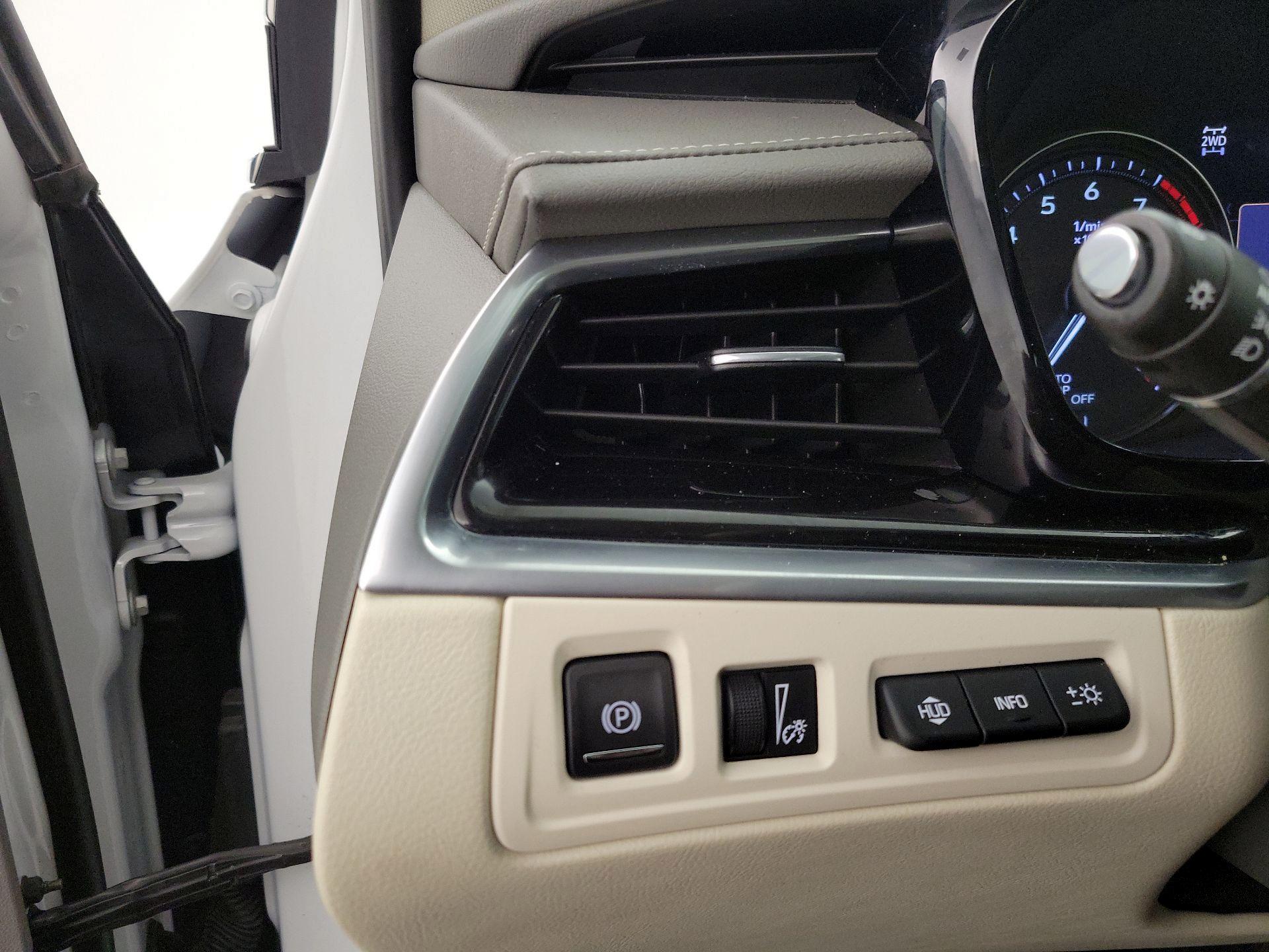 Thumbnail: 2023 Cadillac XT6 - 13