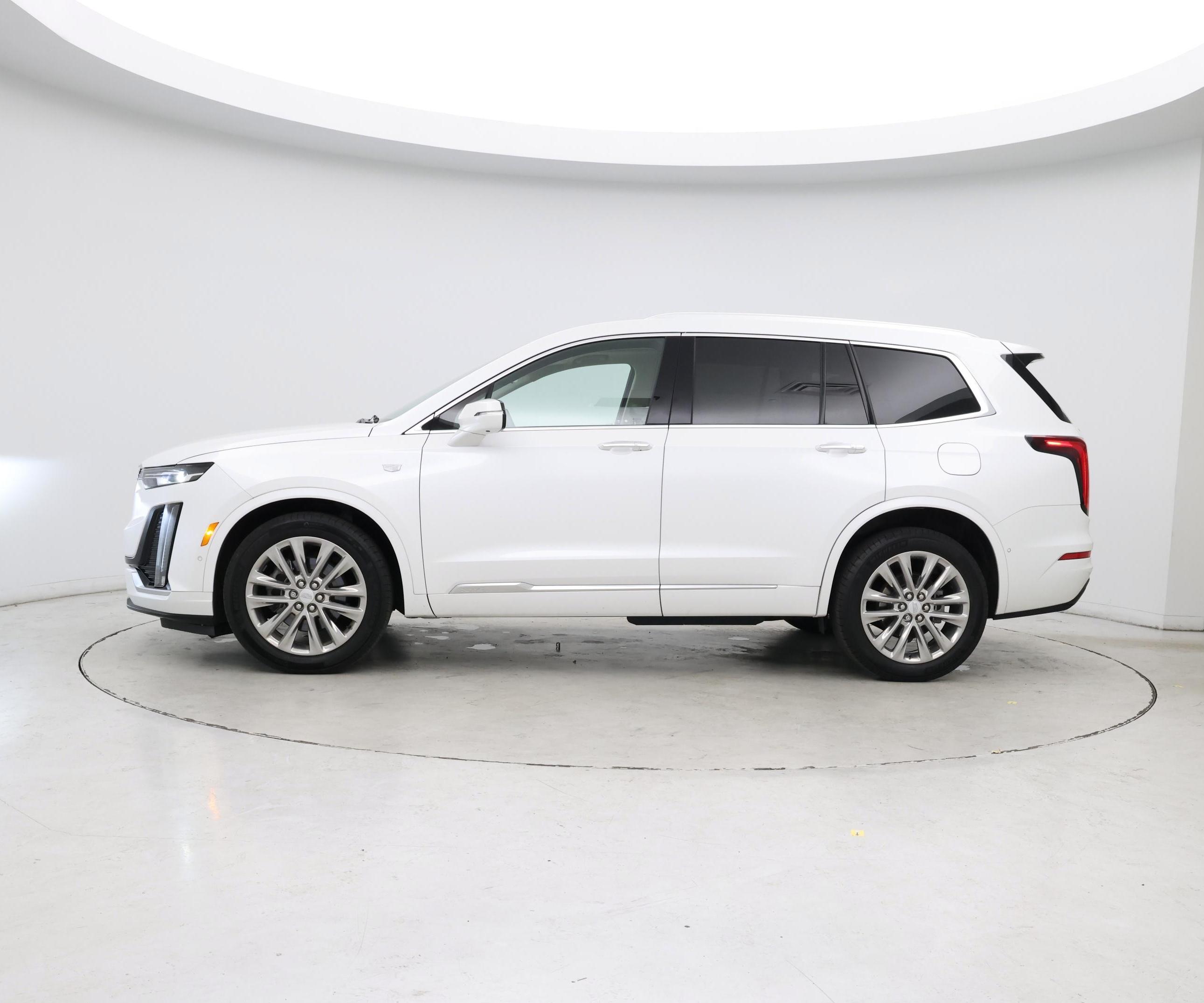 Thumbnail: 2023 Cadillac XT6 - 3