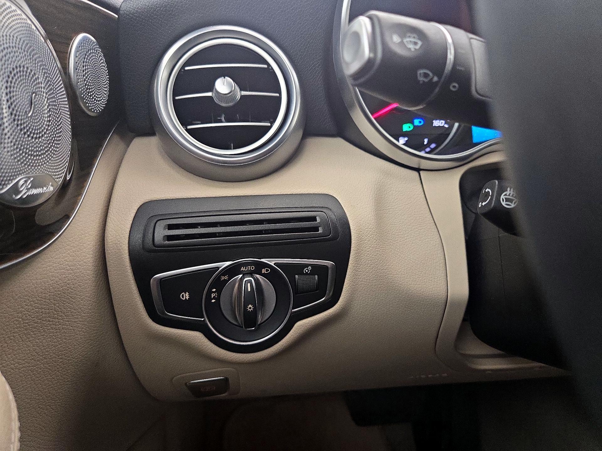 Thumbnail: 2019 Mercedes-Benz C-Class - 13