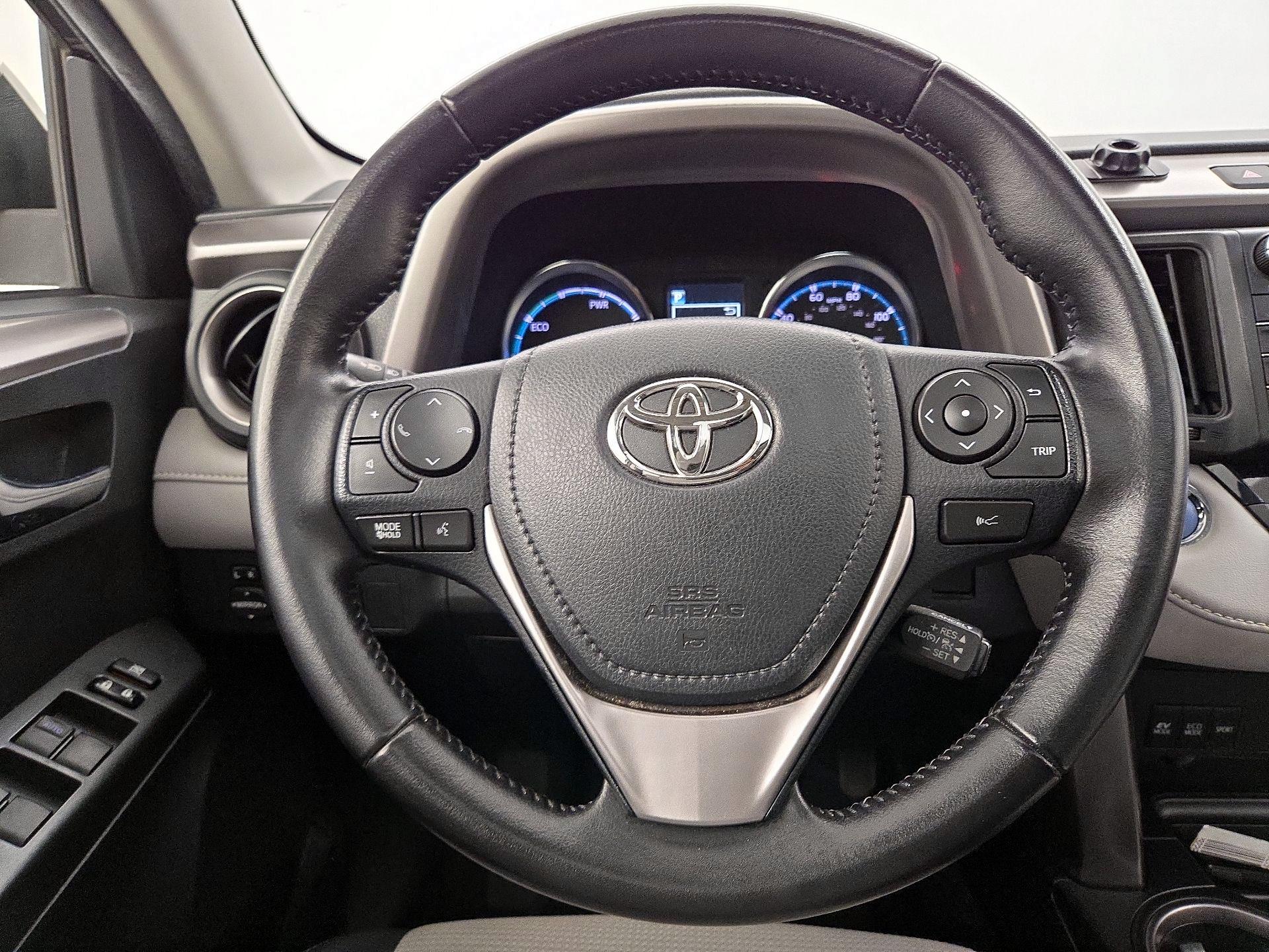 Thumbnail: 2017 Toyota RAV4 - 10
