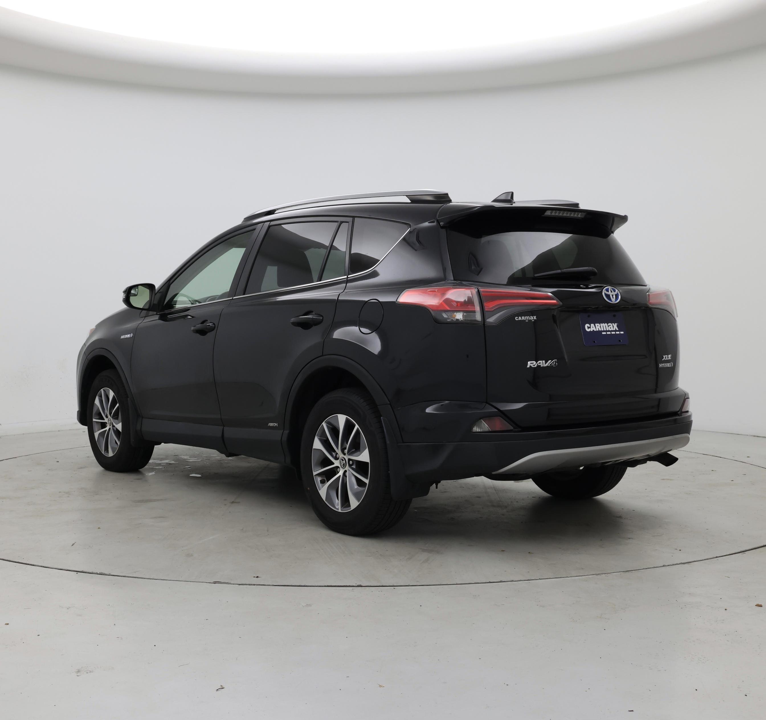 Thumbnail: 2017 Toyota RAV4 - 2
