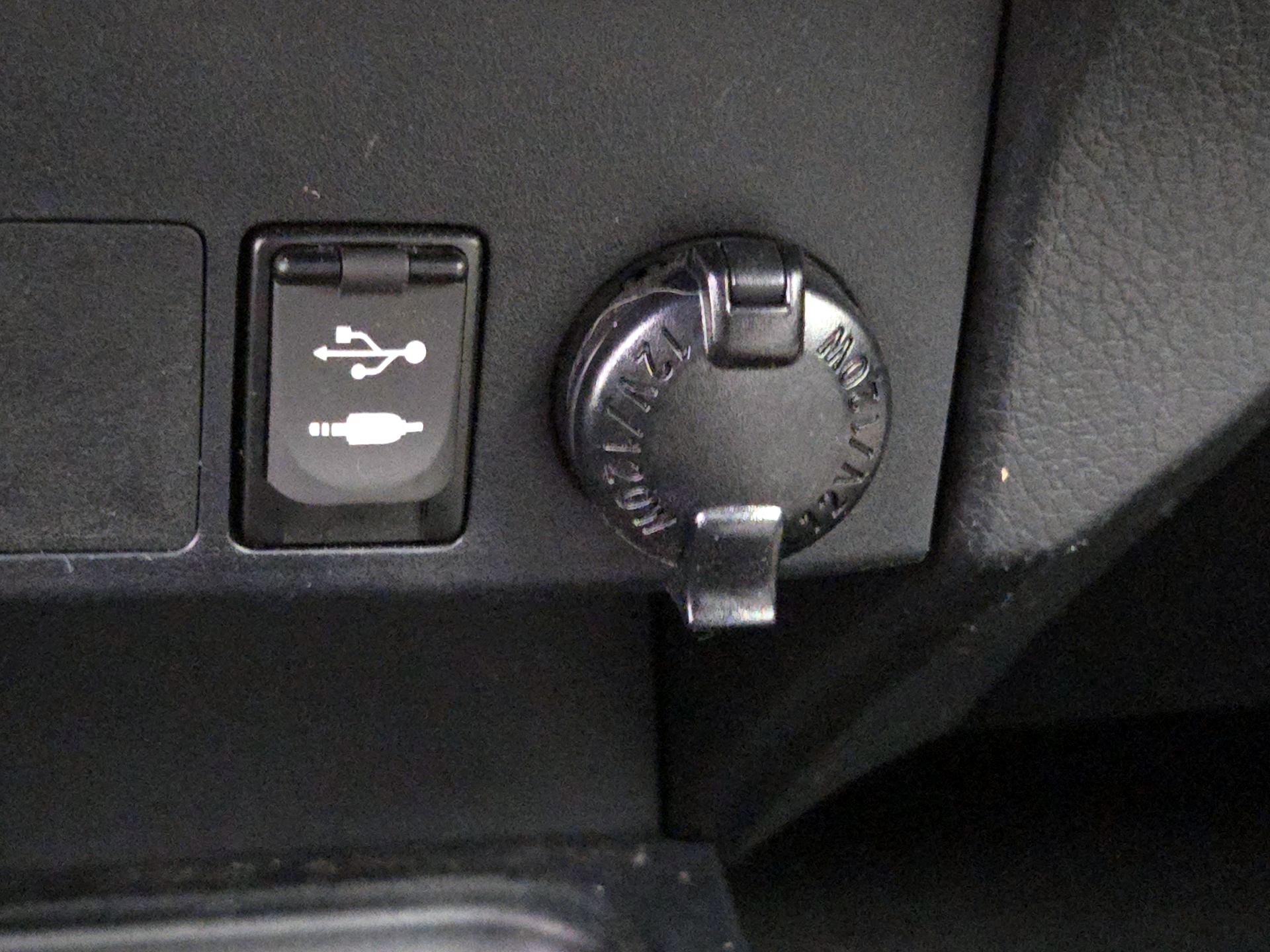 Thumbnail: 2017 Toyota RAV4 - 19