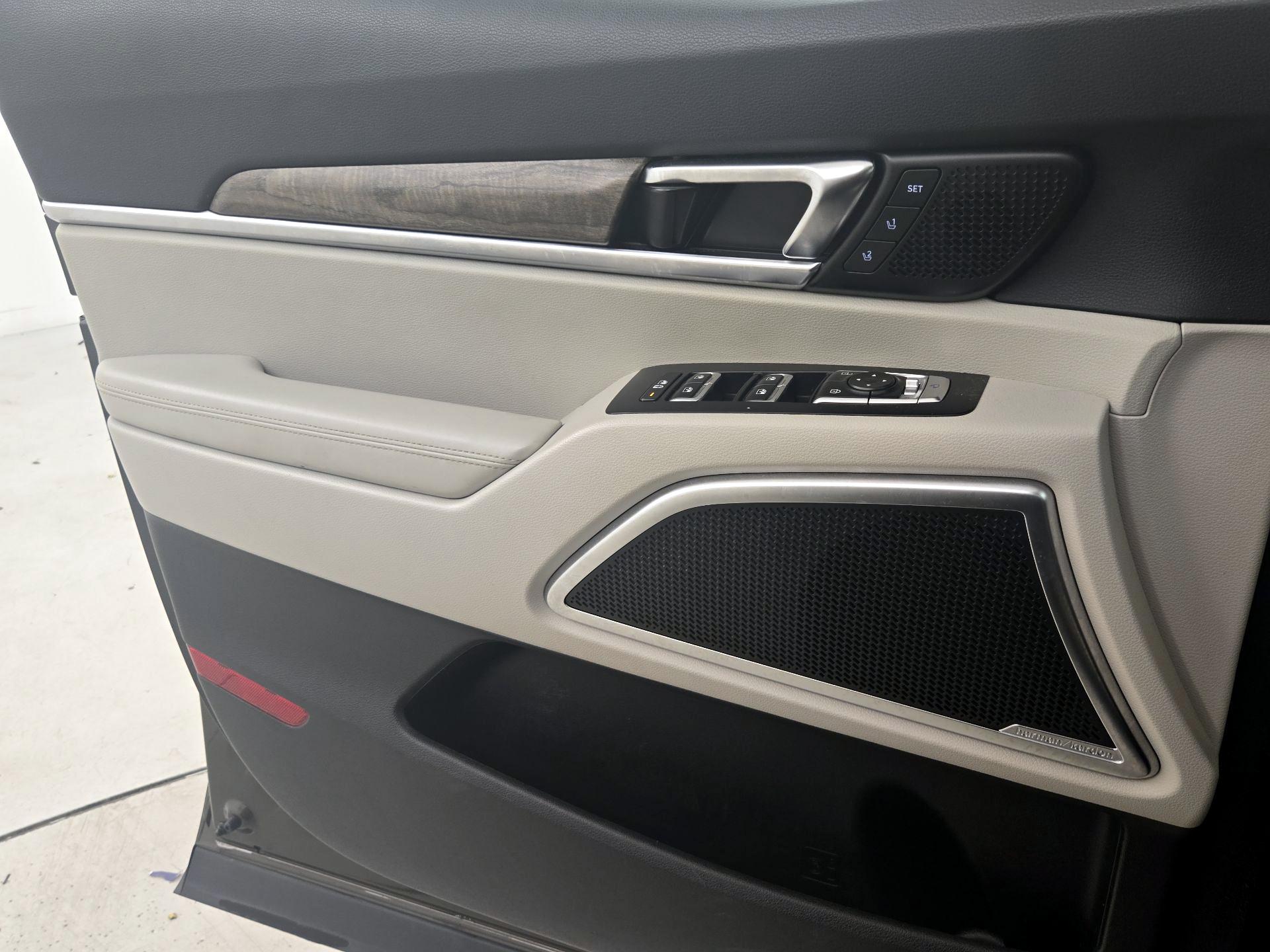 Thumbnail: 2020 Kia Telluride - 12