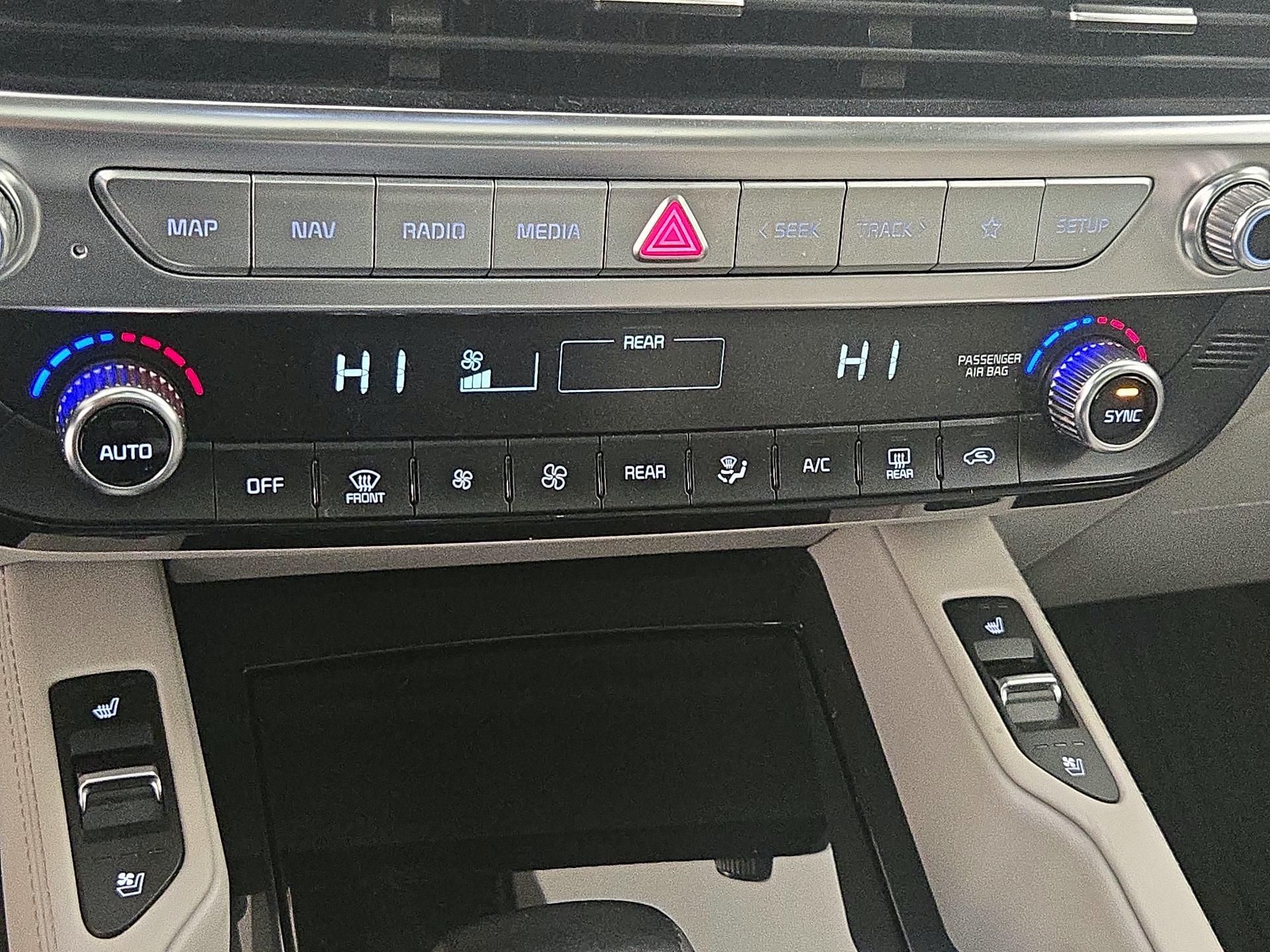 Thumbnail: 2020 Kia Telluride - 17