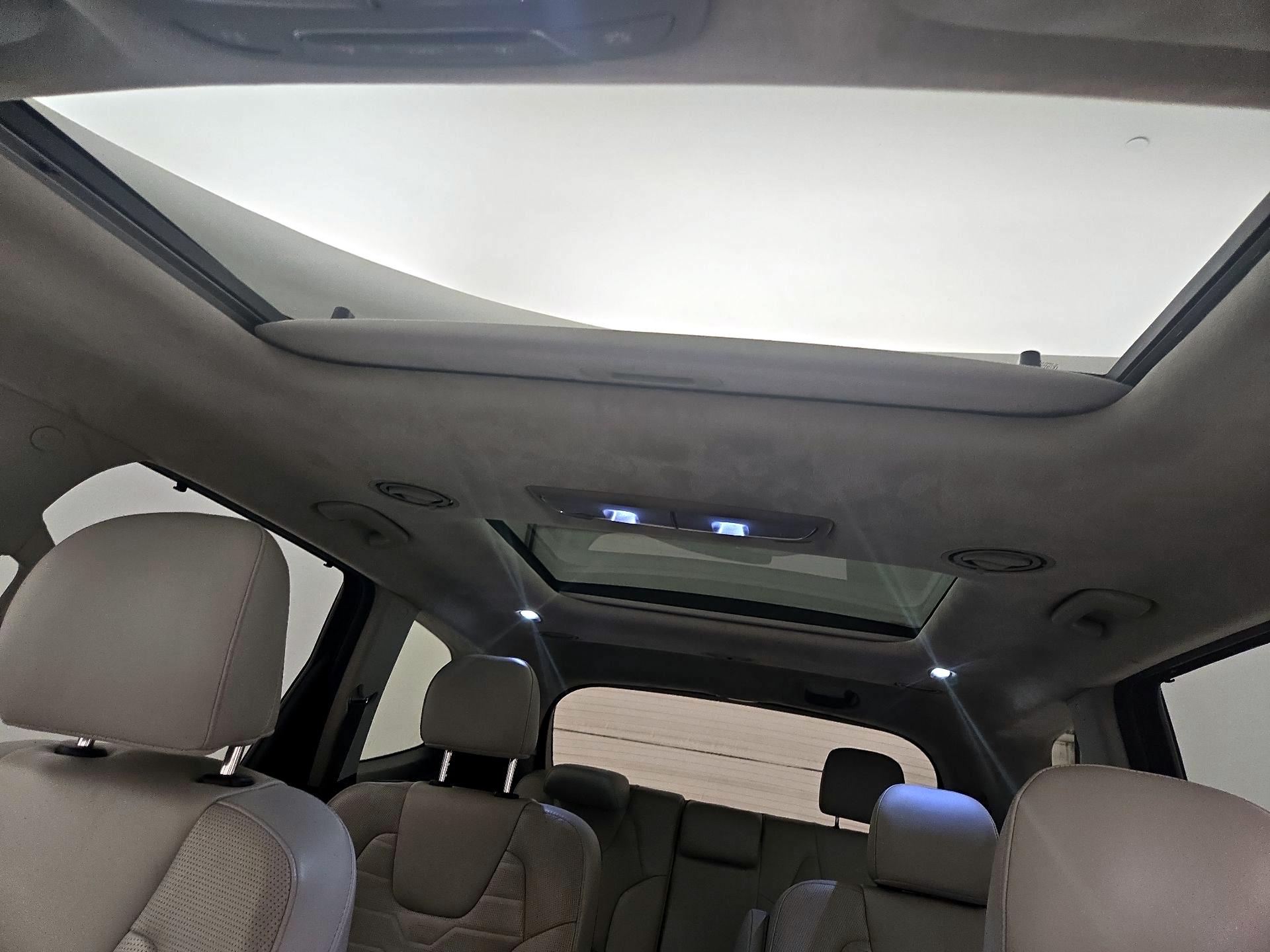 Thumbnail: 2020 Kia Telluride - 20