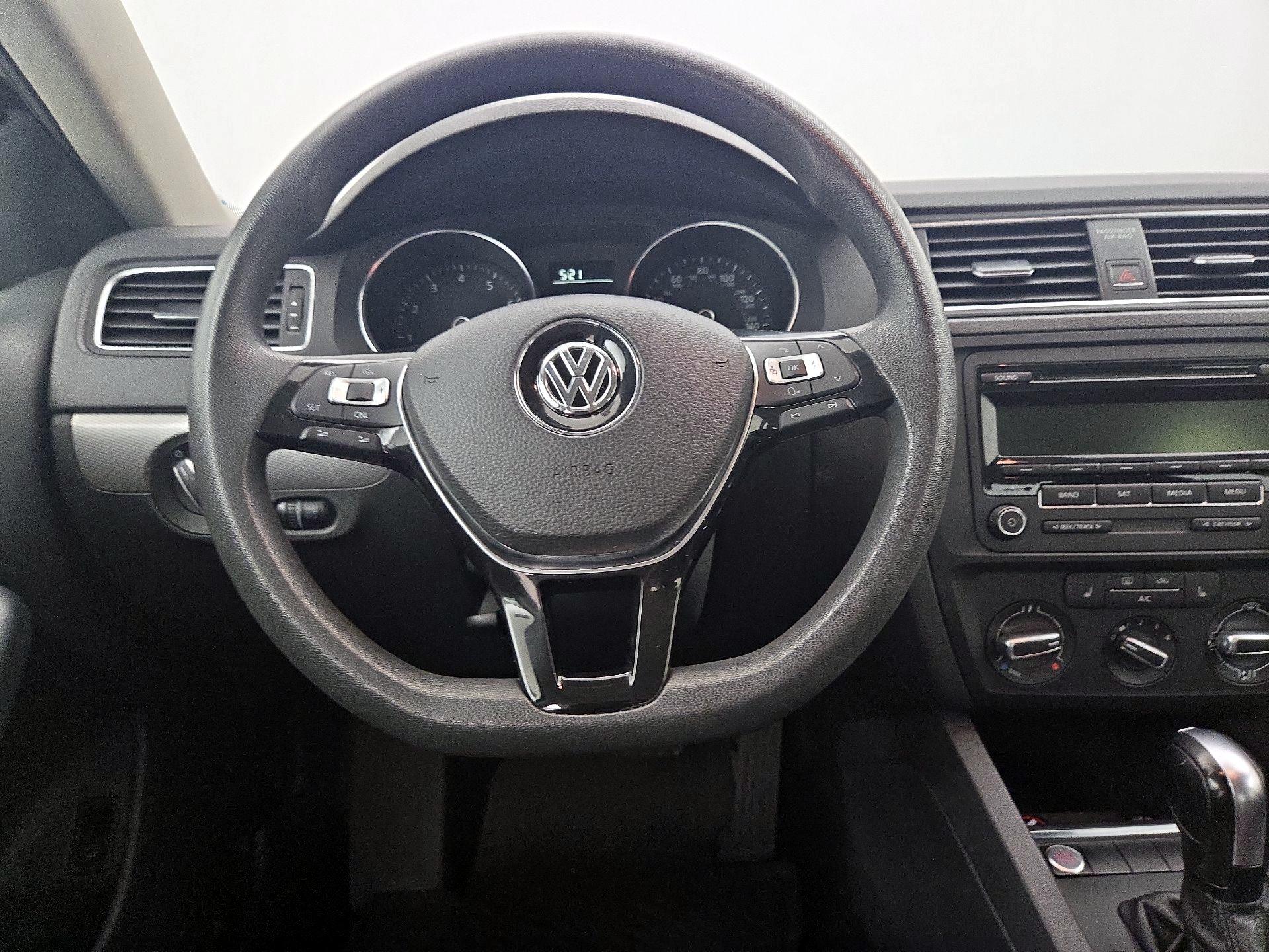 Thumbnail: 2015 Volkswagen Jetta - 10