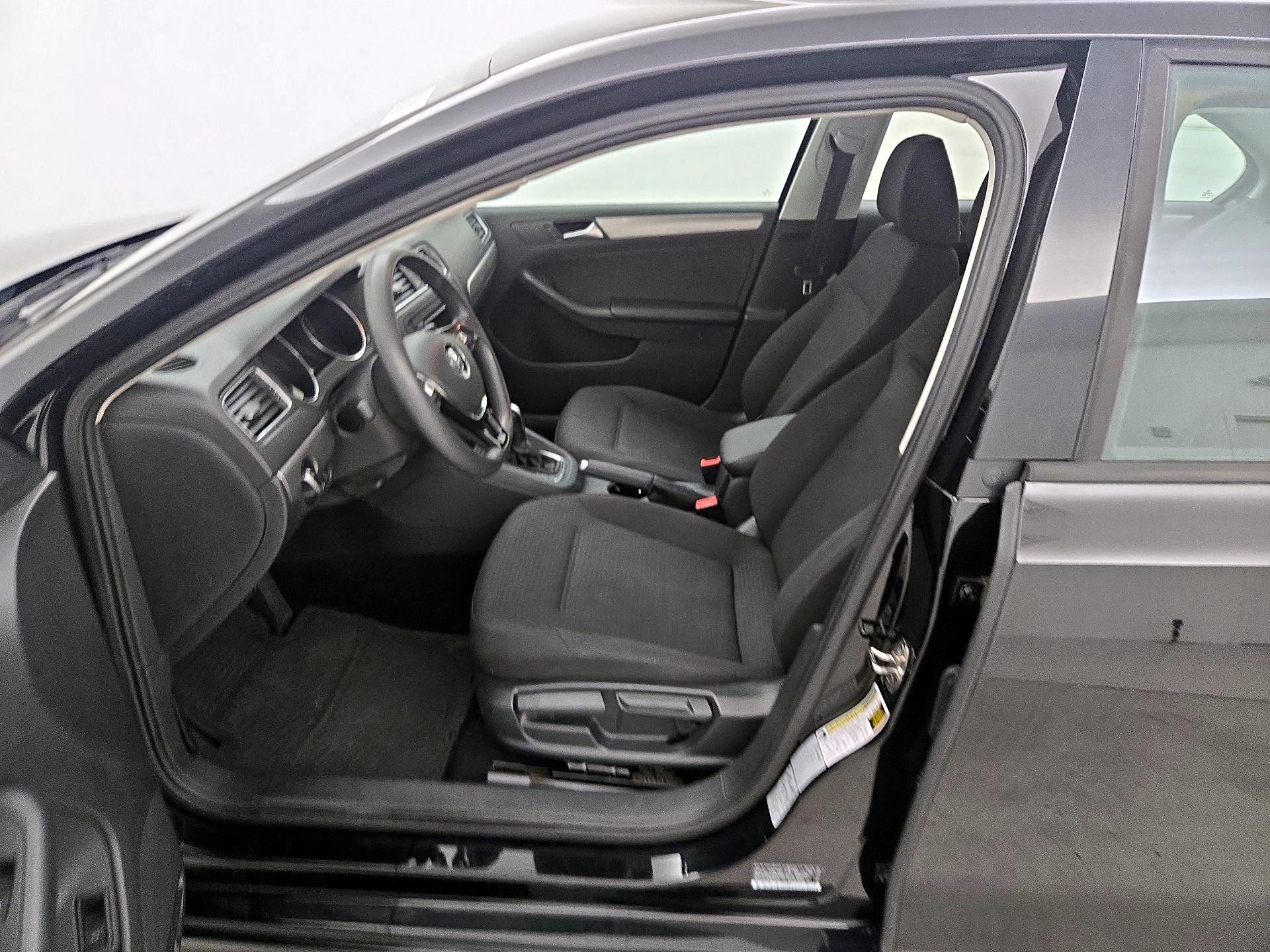 Thumbnail: 2015 Volkswagen Jetta - 11