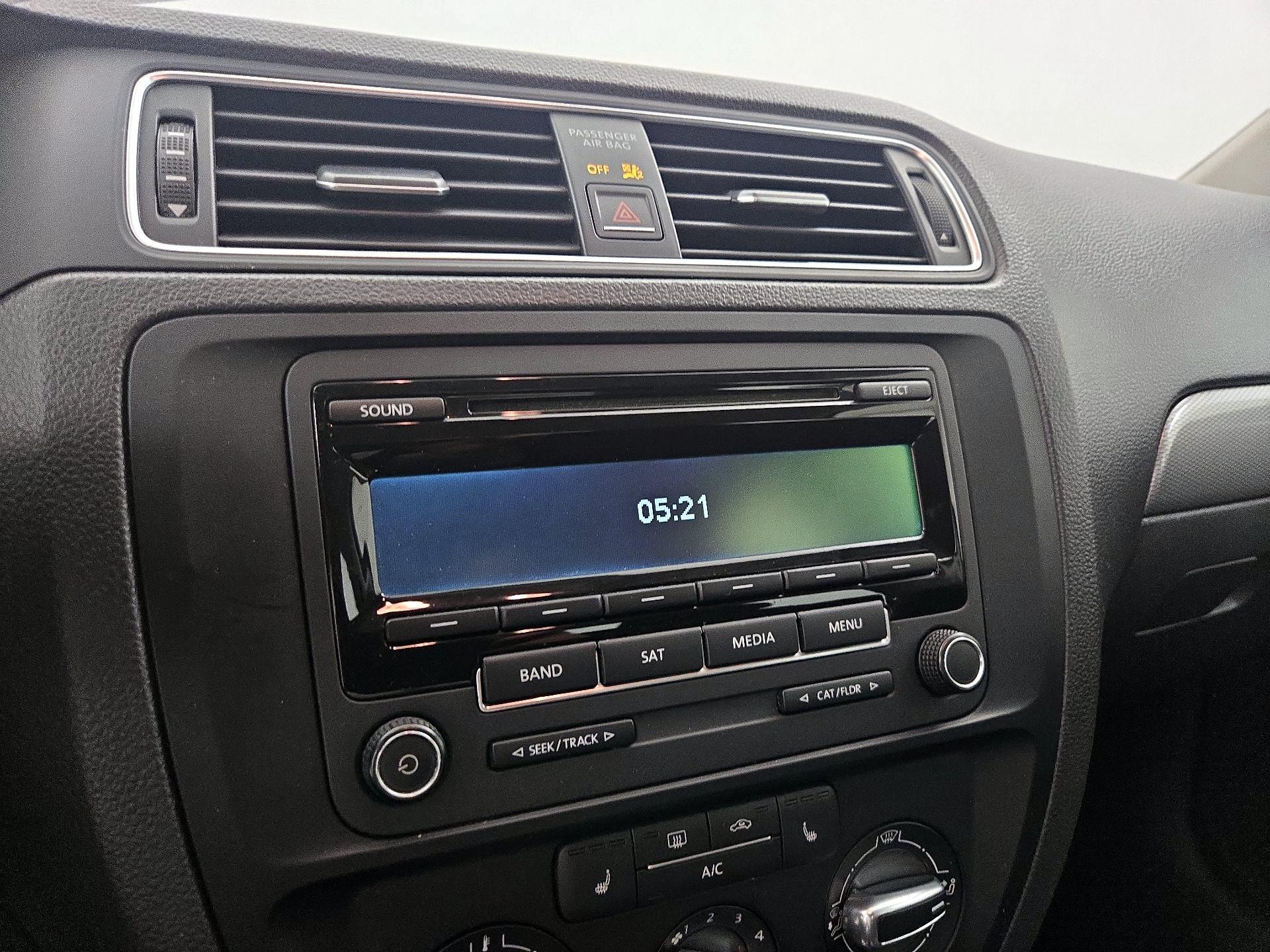 Thumbnail: 2015 Volkswagen Jetta - 14