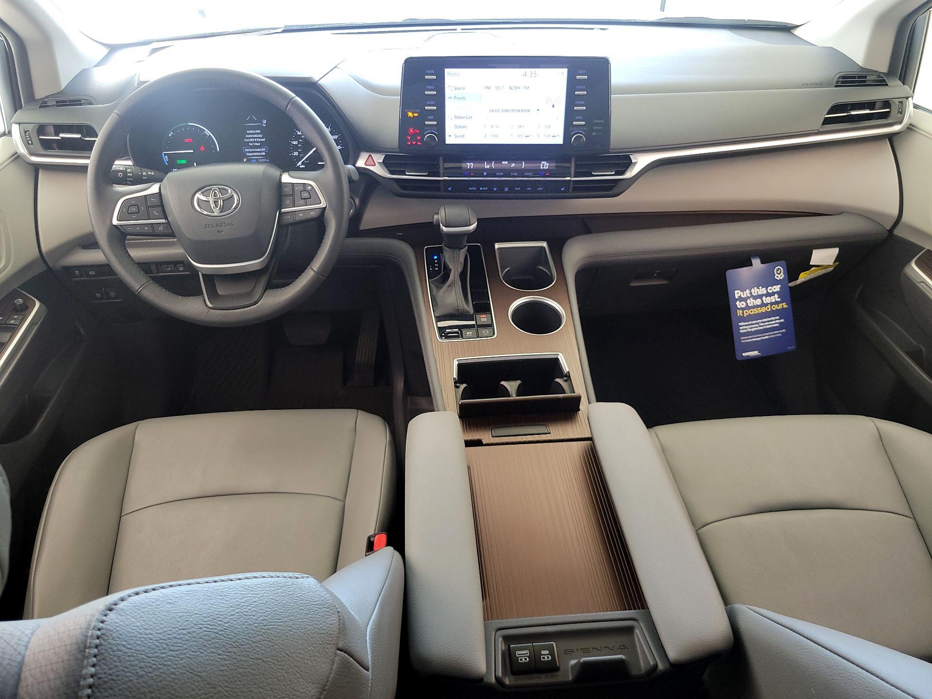 Thumbnail: 2024 Toyota Sienna - 9
