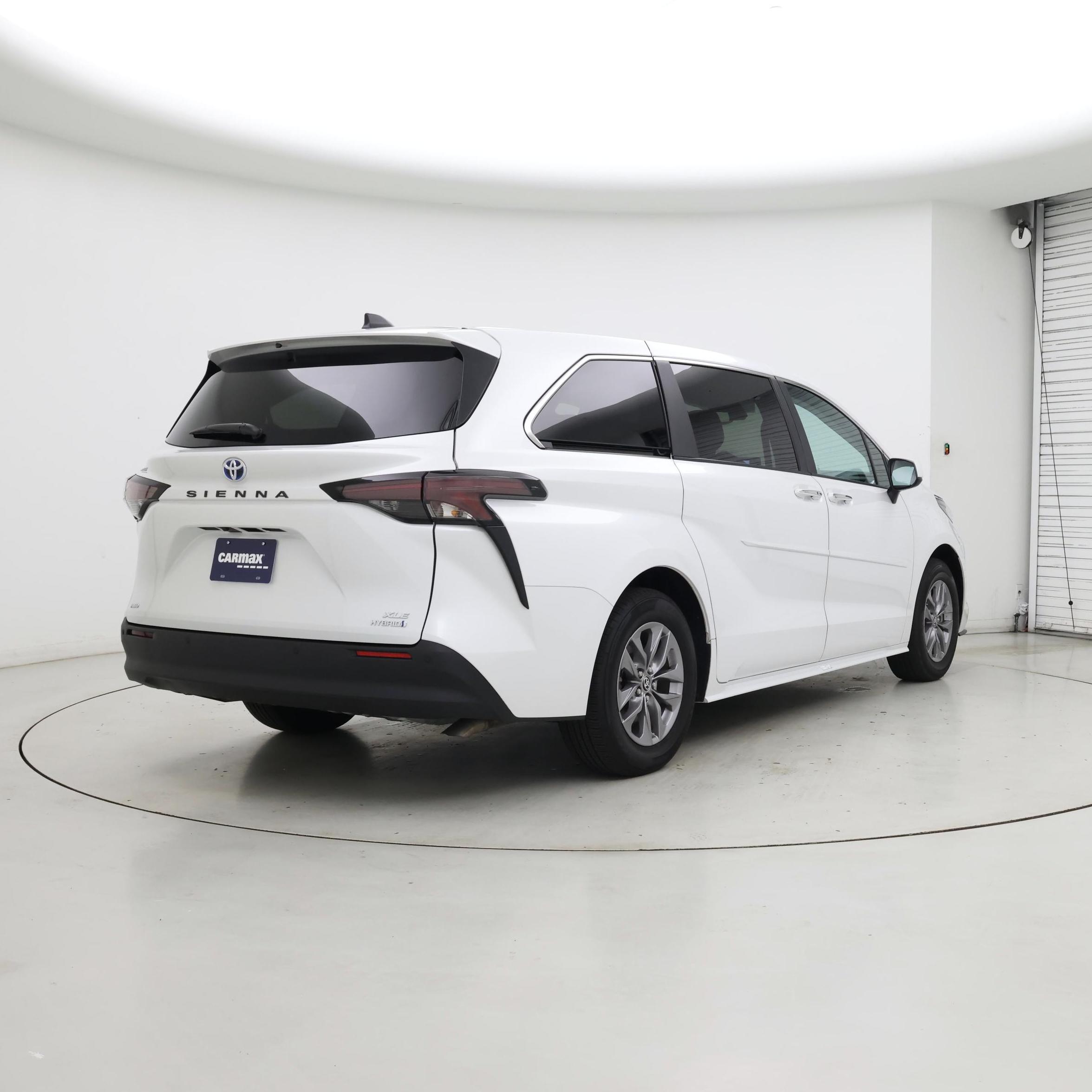 Thumbnail: 2024 Toyota Sienna - 8