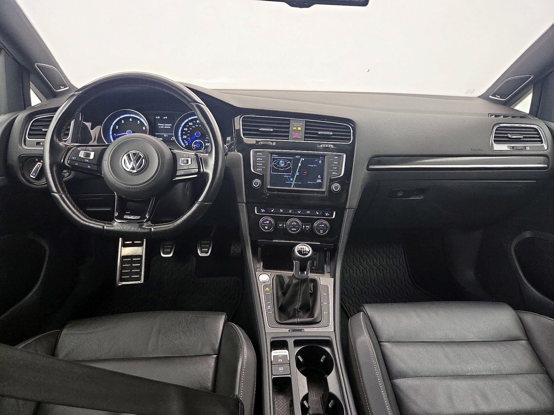 Thumbnail: 2016 Volkswagen Golf - 9