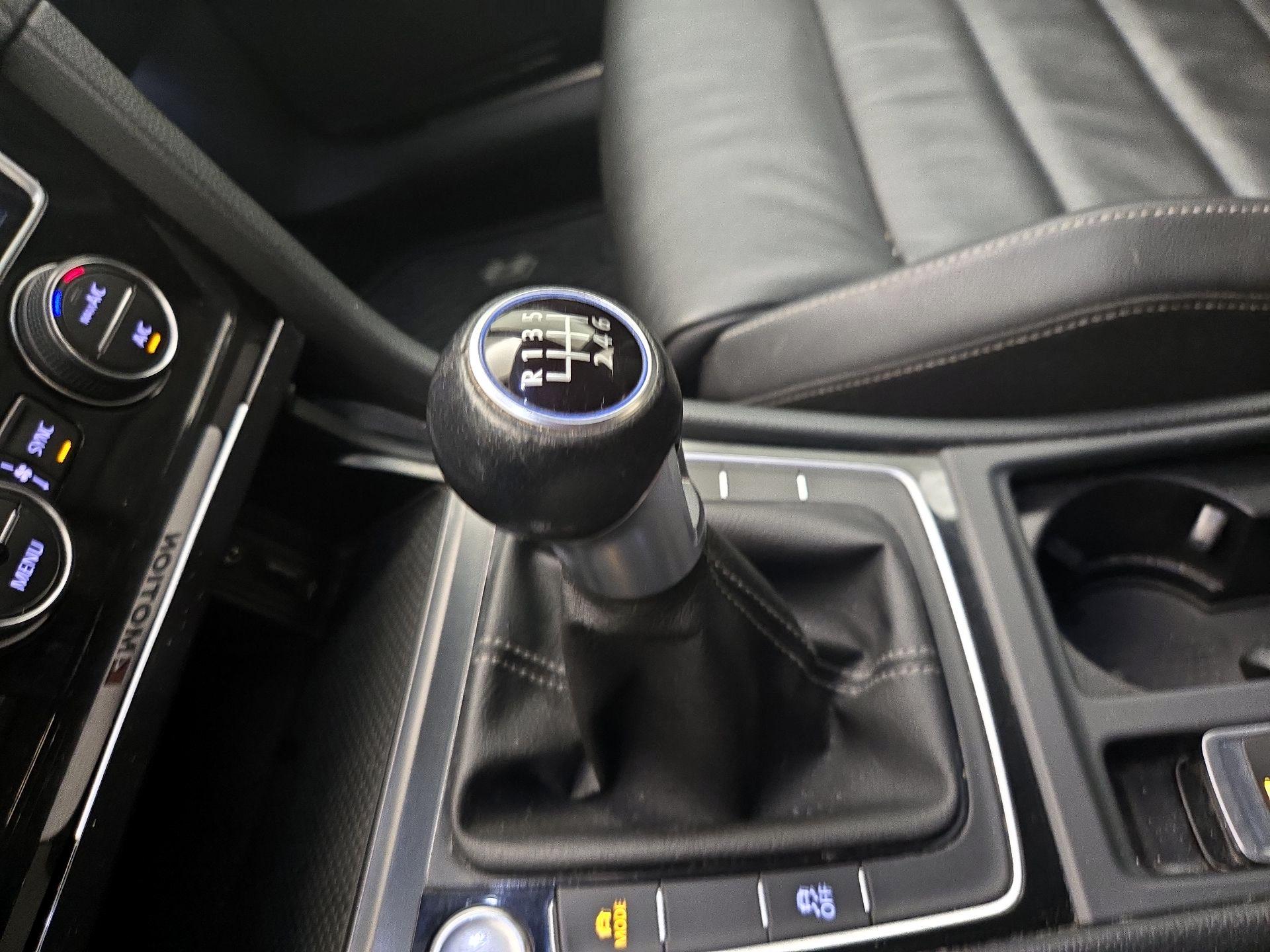 Thumbnail: 2016 Volkswagen Golf - 18