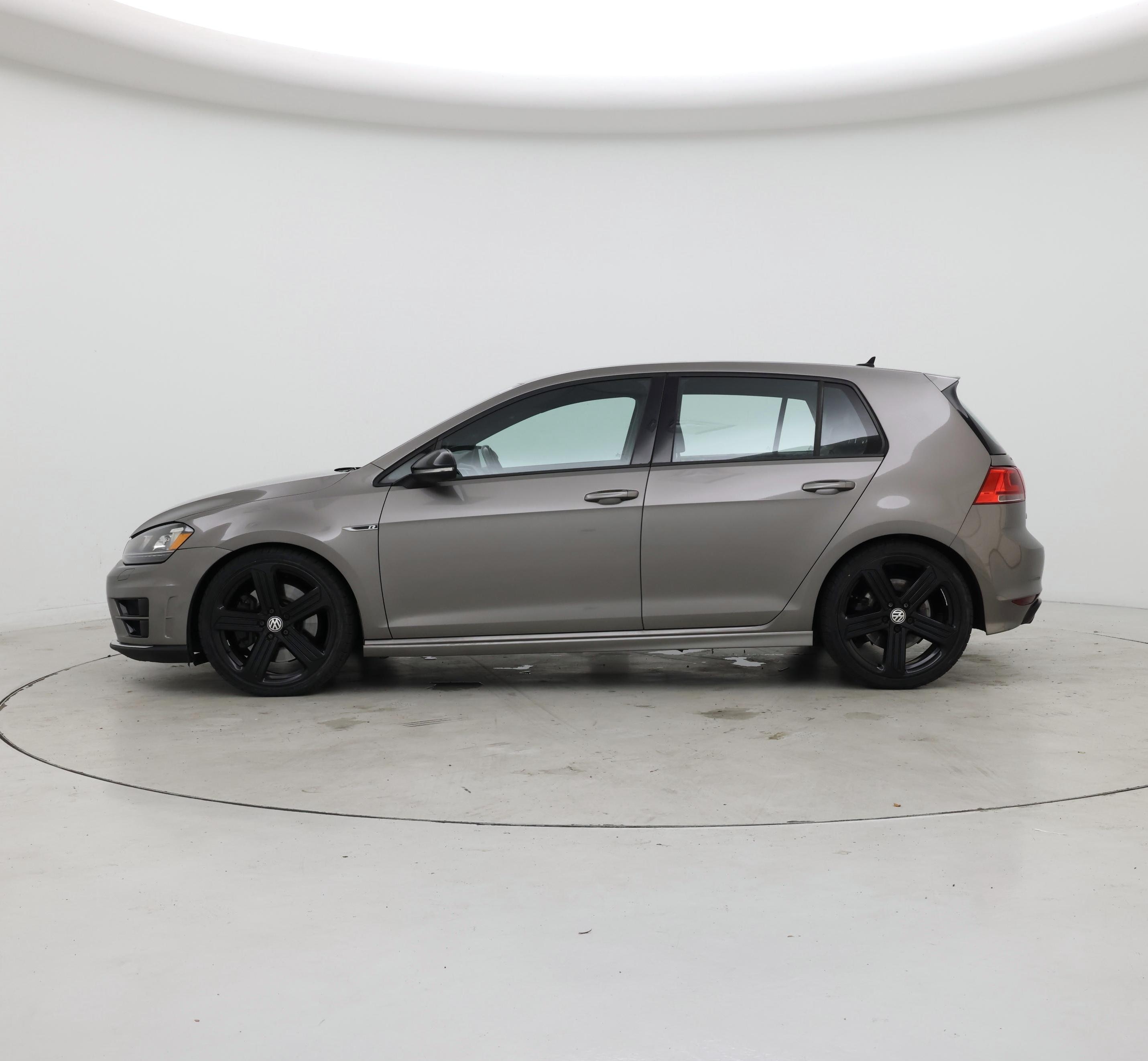Thumbnail: 2016 Volkswagen Golf - 3