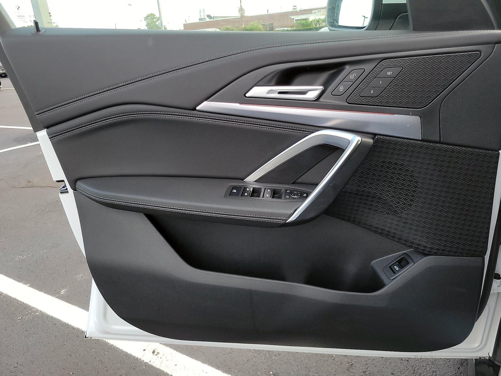 Thumbnail: 2023 BMW X1 - 10