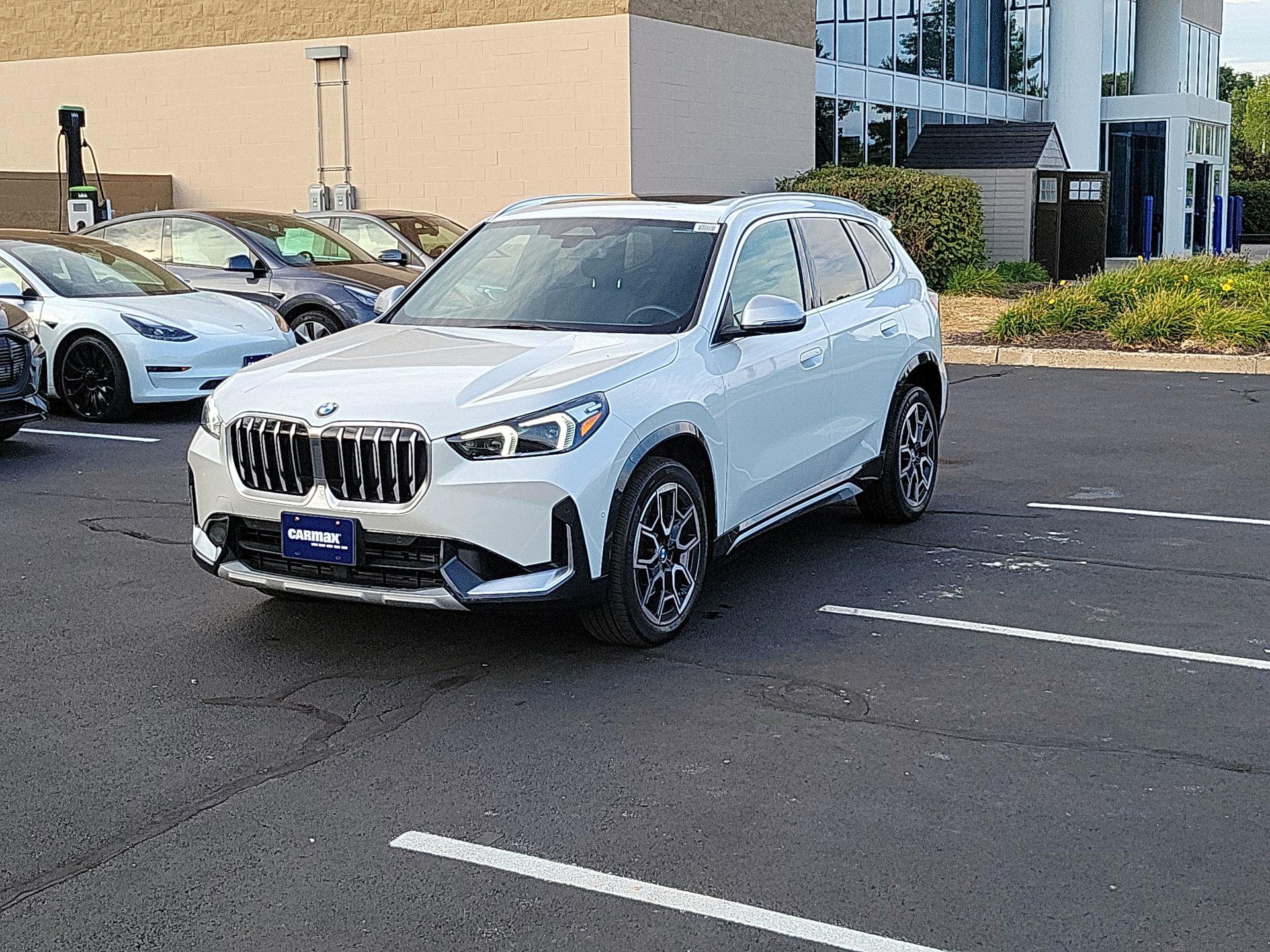 Thumbnail: 2023 BMW X1 - 3