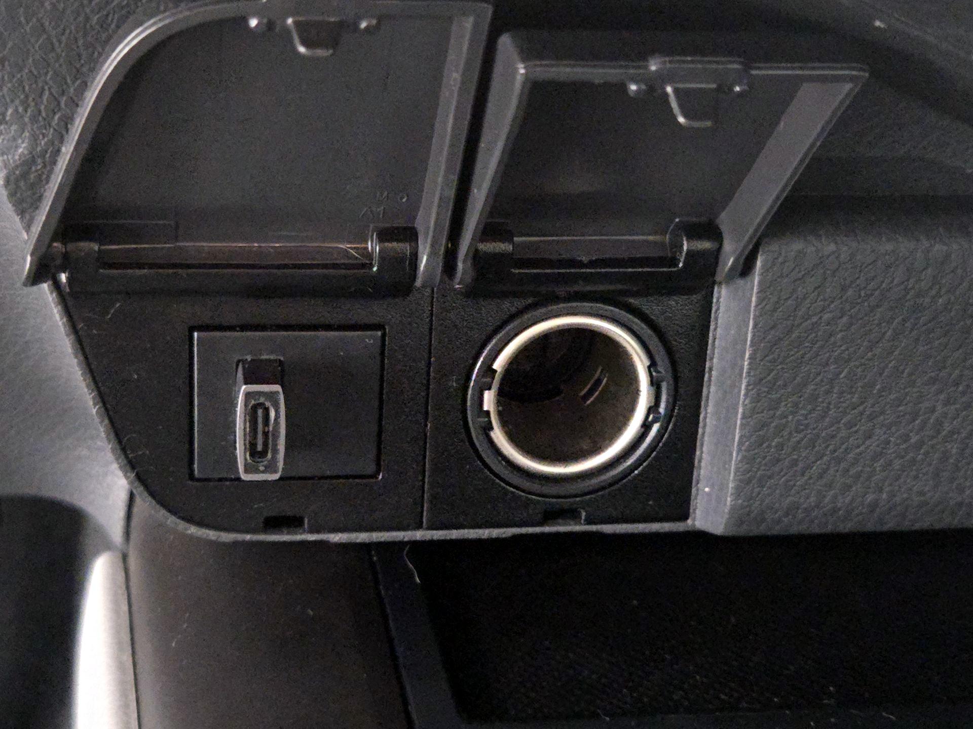 Thumbnail: 2023 Toyota Camry - 18