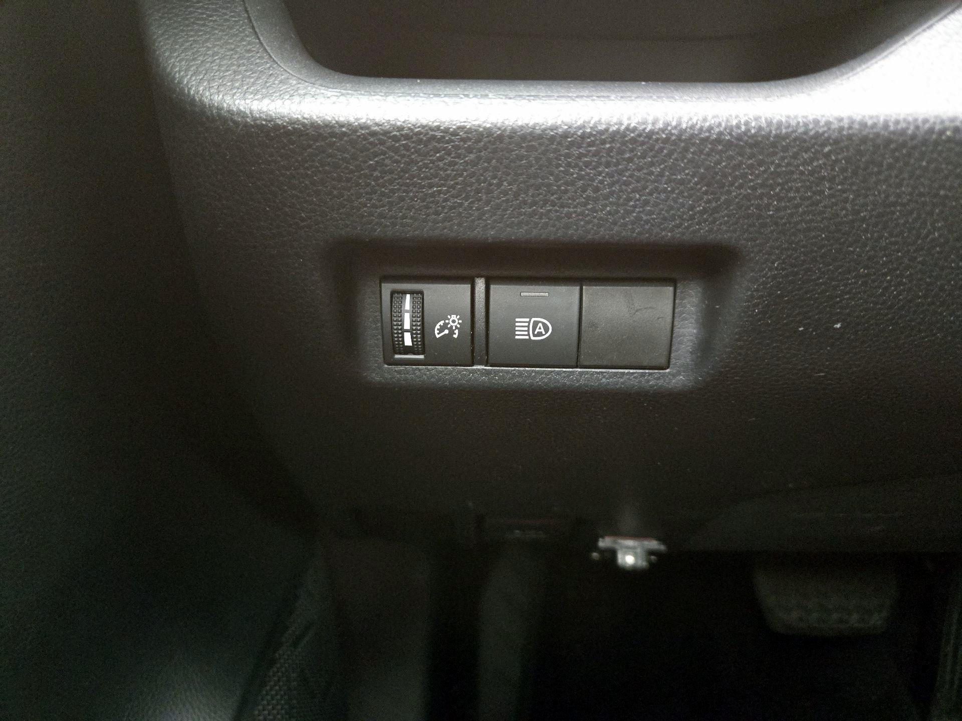 Thumbnail: 2019 Toyota RAV4 - 13