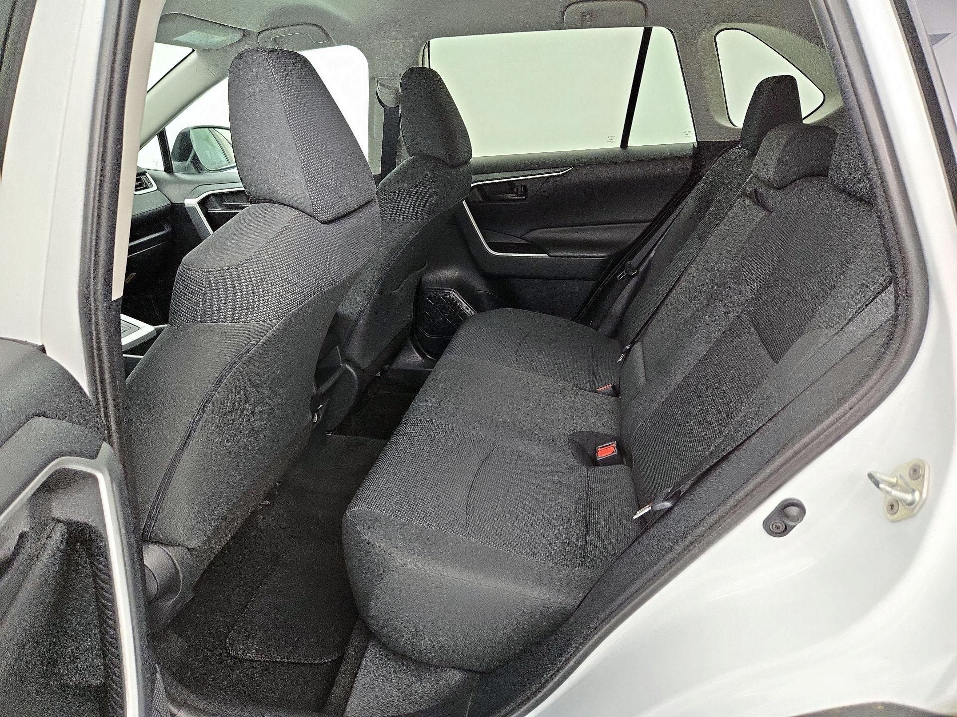 Thumbnail: 2019 Toyota RAV4 - 19