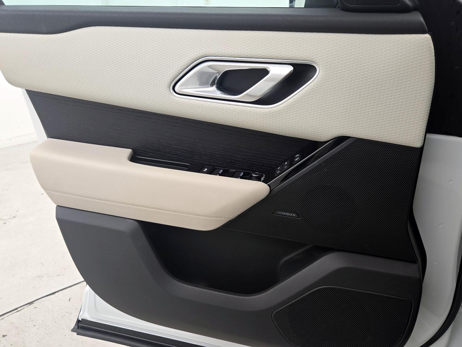 Thumbnail: 2019 Land Rover Range Rover Velar - 12