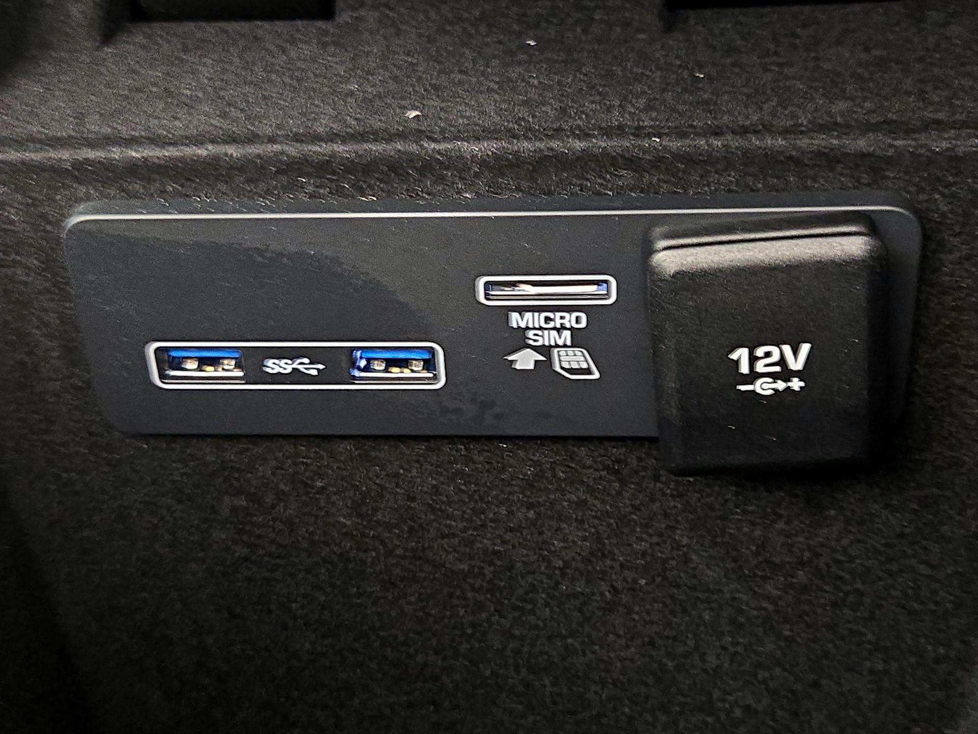 Thumbnail: 2019 Land Rover Range Rover Velar - 19