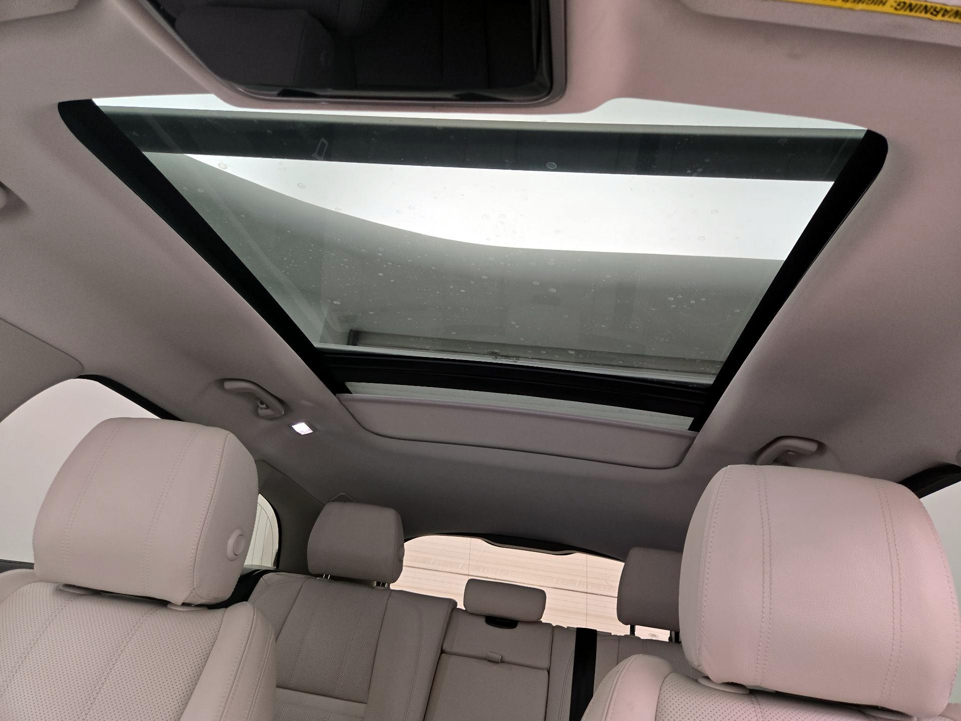 Thumbnail: 2019 Land Rover Range Rover Velar - 20