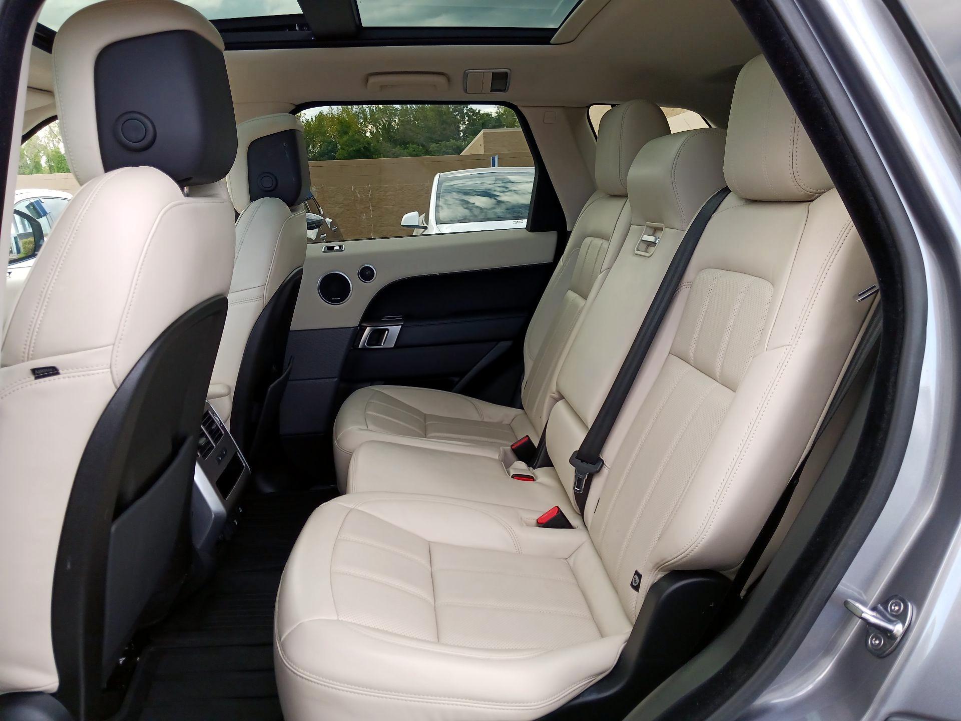 Thumbnail: 2020 Land Rover Range Rover Sport - 19