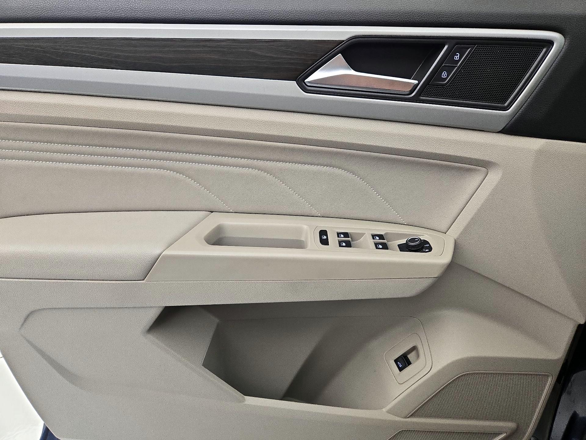Thumbnail: 2021 Volkswagen Atlas - 12