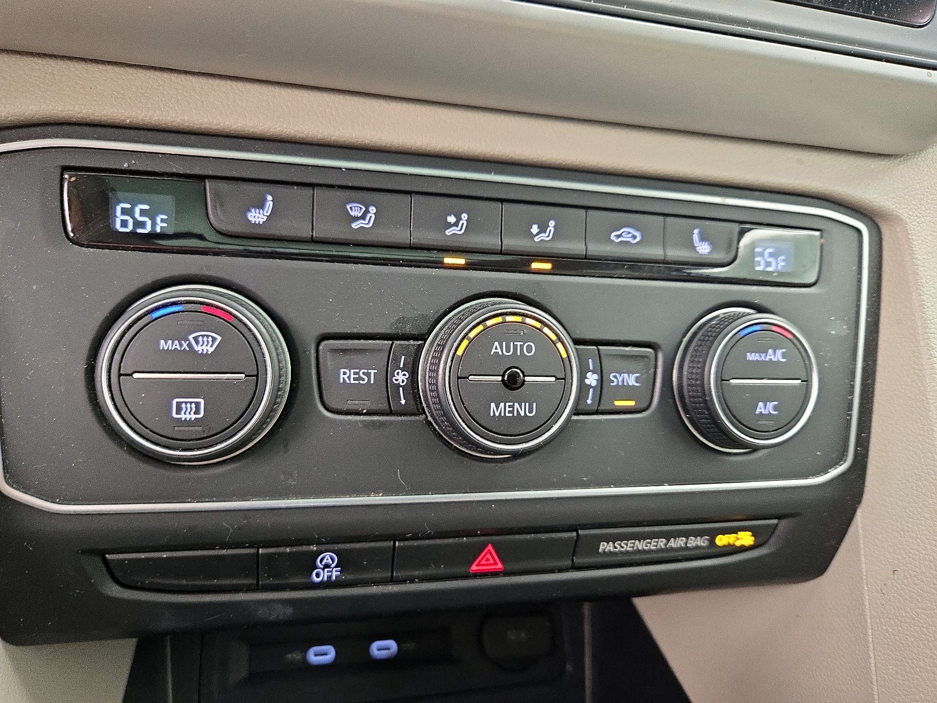 Thumbnail: 2021 Volkswagen Atlas - 16