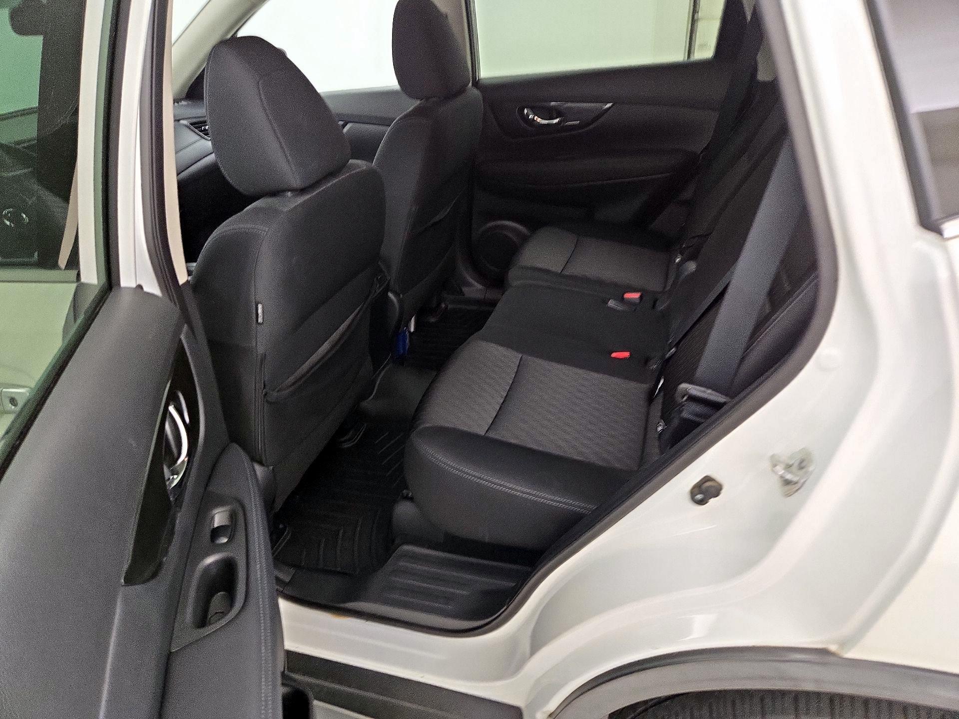 Thumbnail: 2018 Nissan Rogue - 19