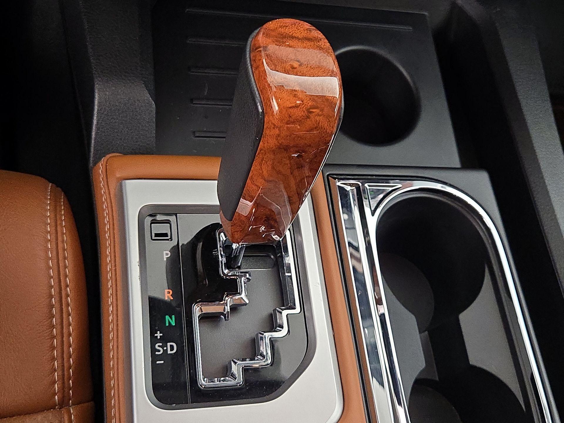 Thumbnail: 2015 Toyota Tundra - 18