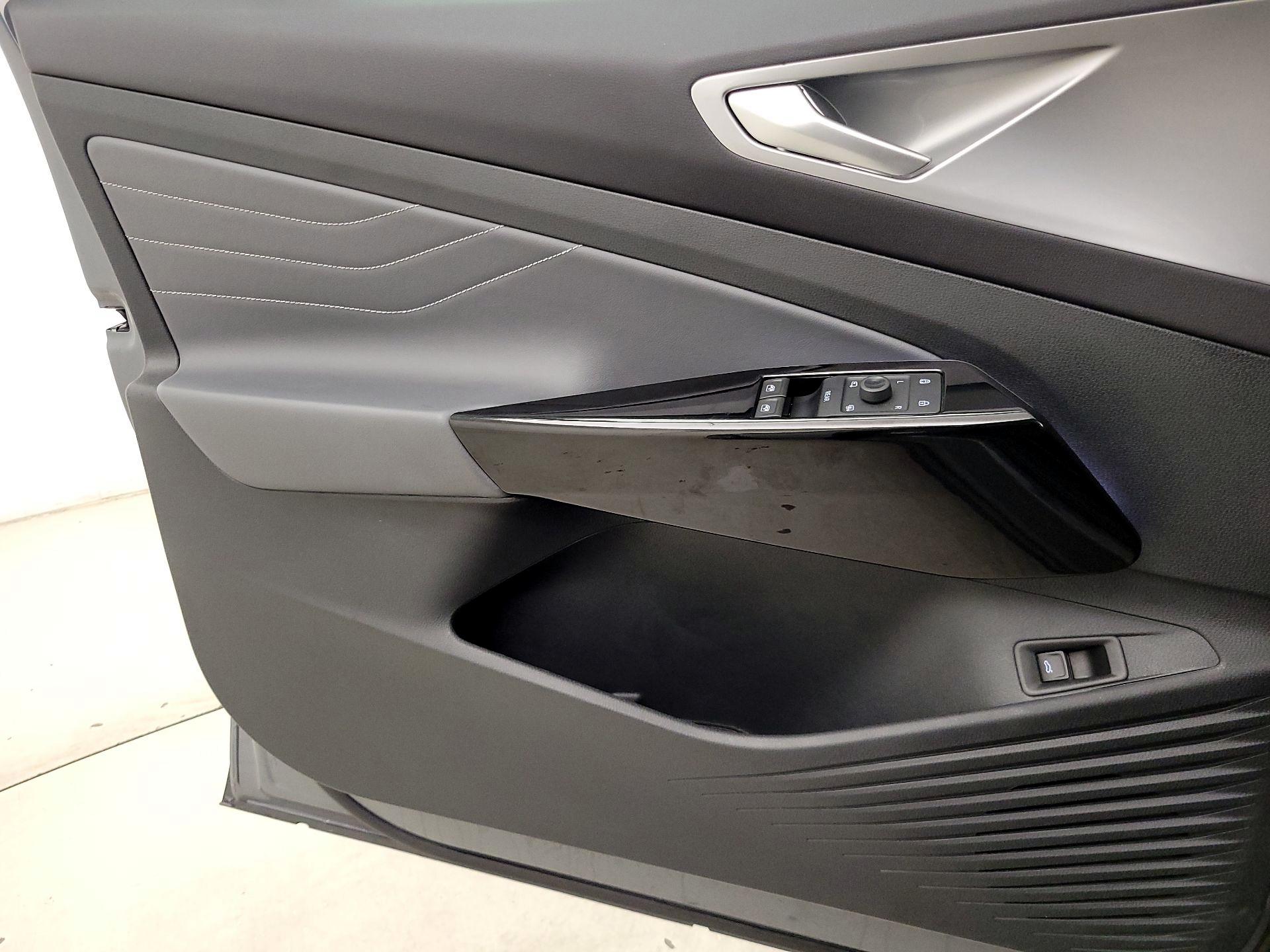 Thumbnail: 2023 Volkswagen ID.4 - 12