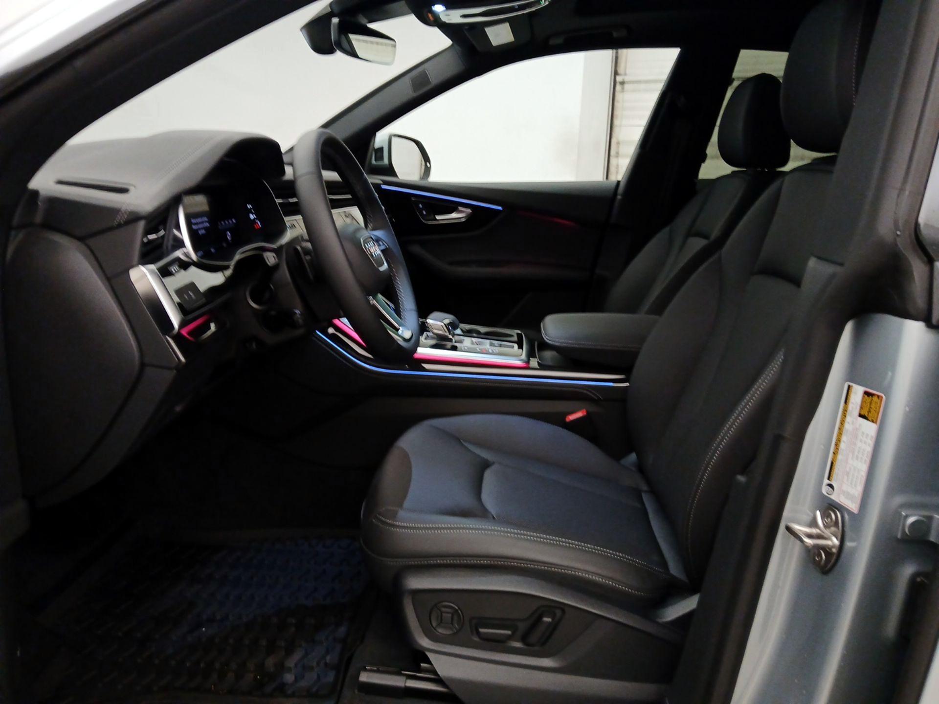 Thumbnail: 2025 Audi Q8 - 11