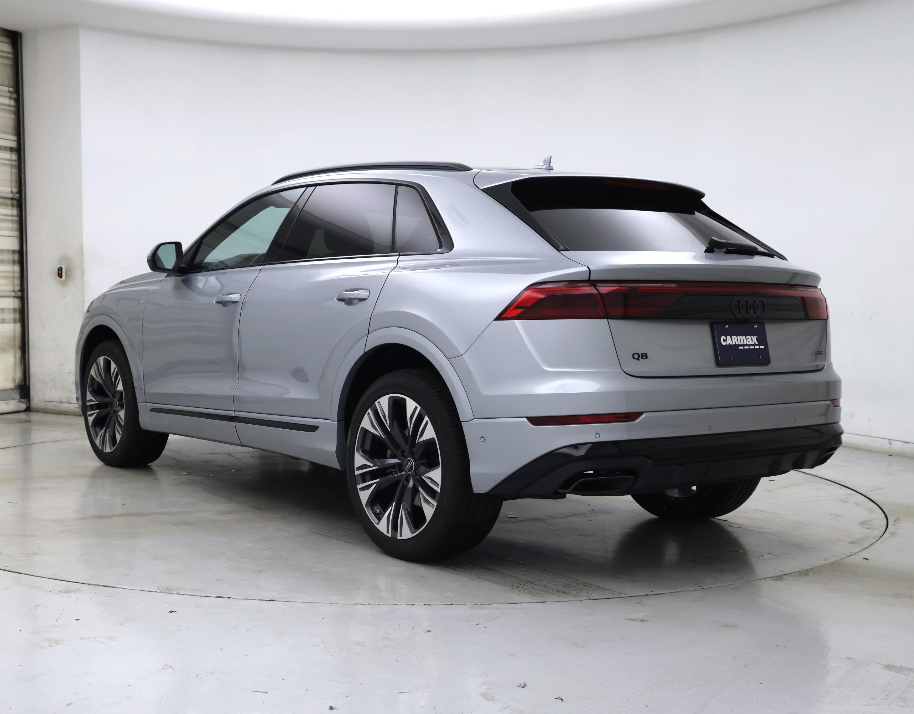 Thumbnail: 2025 Audi Q8 - 2