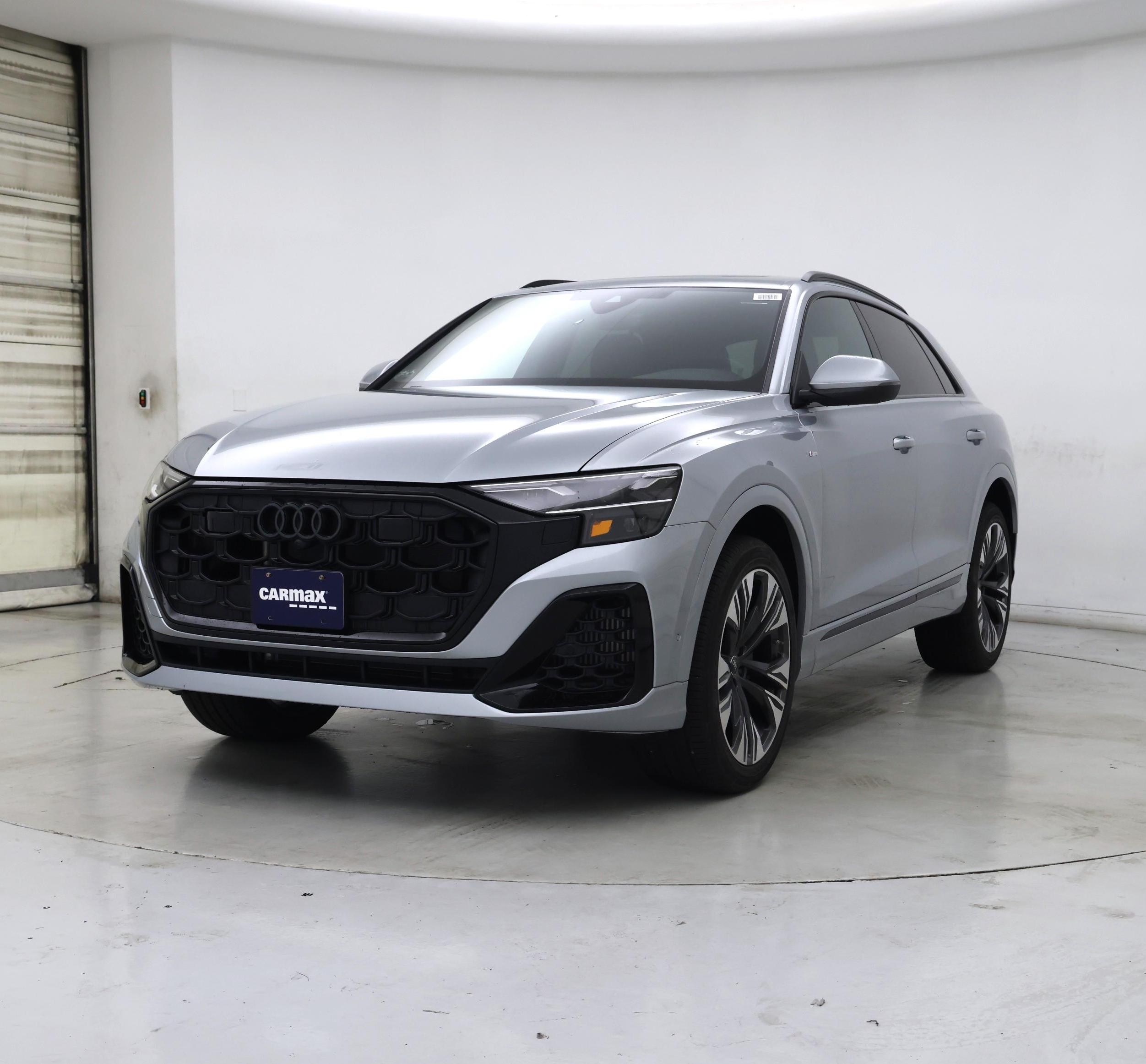 Thumbnail: 2025 Audi Q8 - 4
