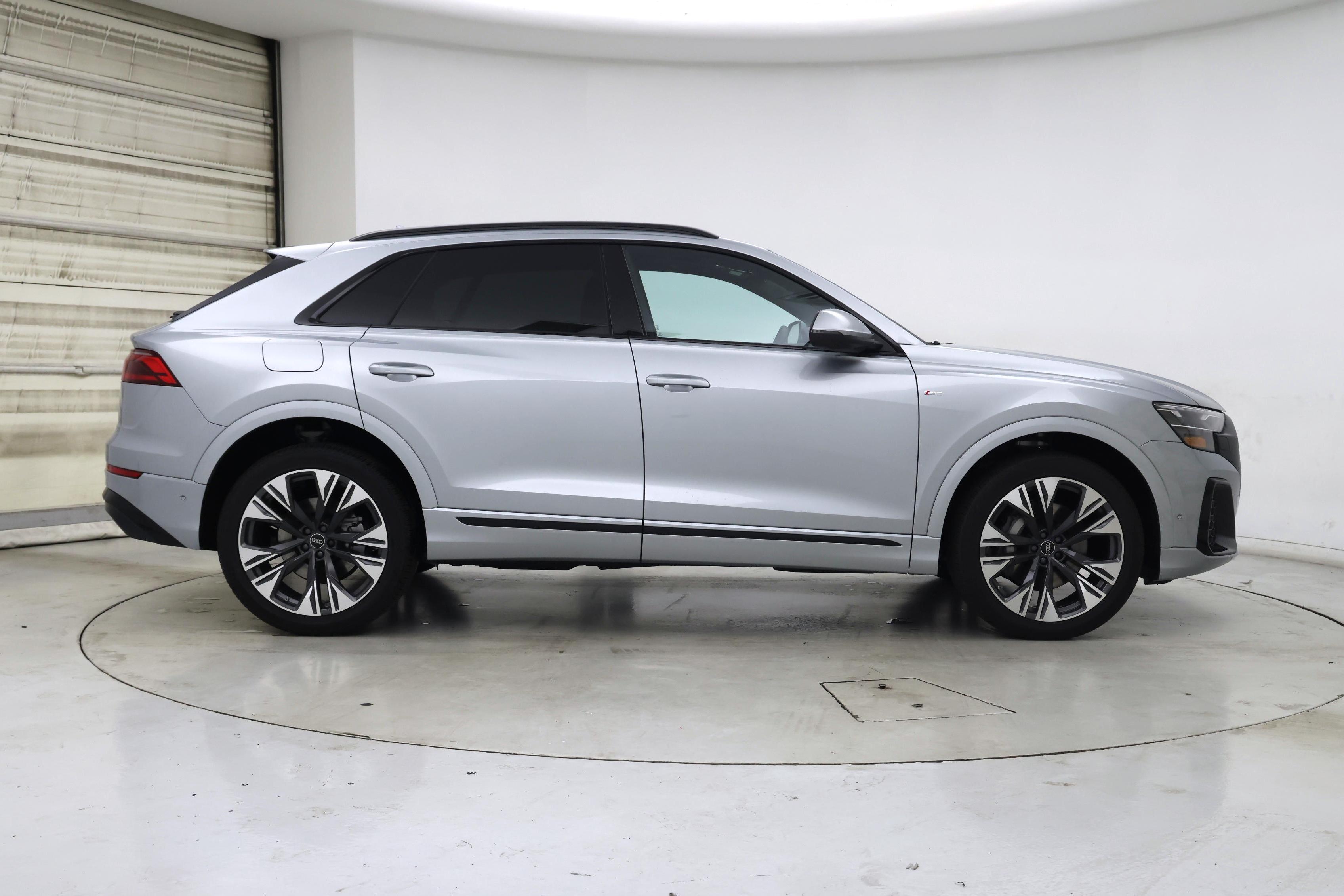 Thumbnail: 2025 Audi Q8 - 7