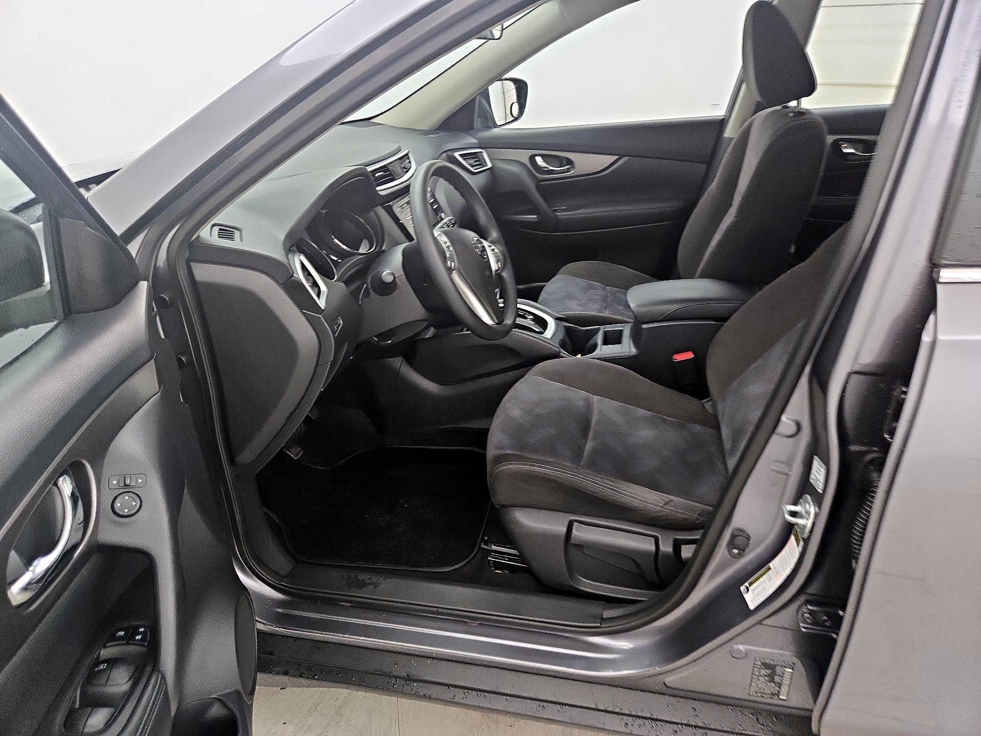 Thumbnail: 2015 Nissan Rogue - 11