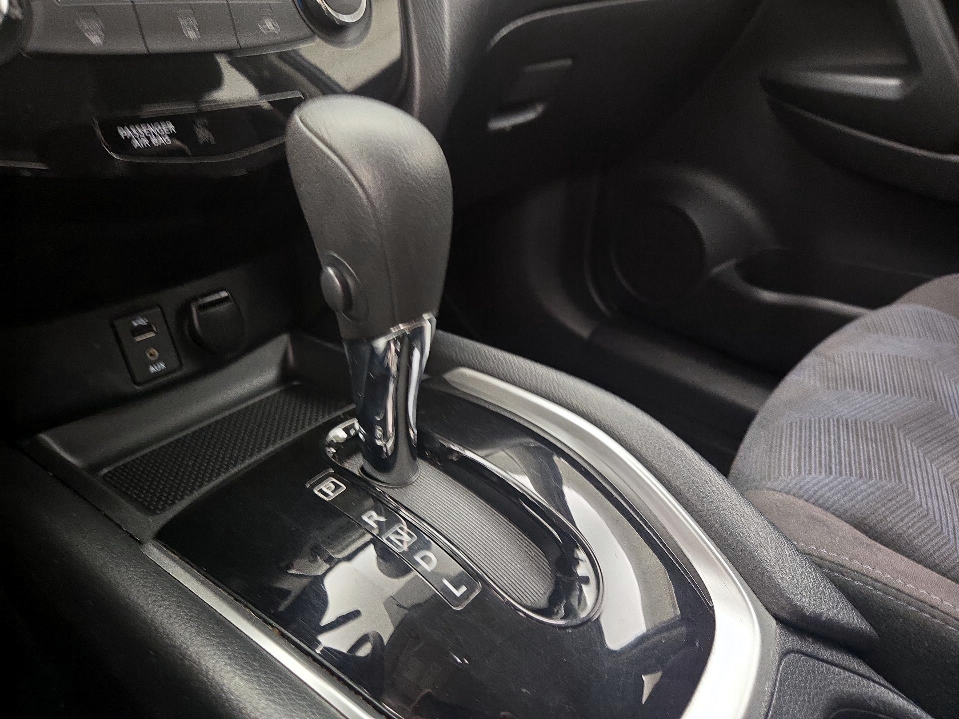 Thumbnail: 2015 Nissan Rogue - 17