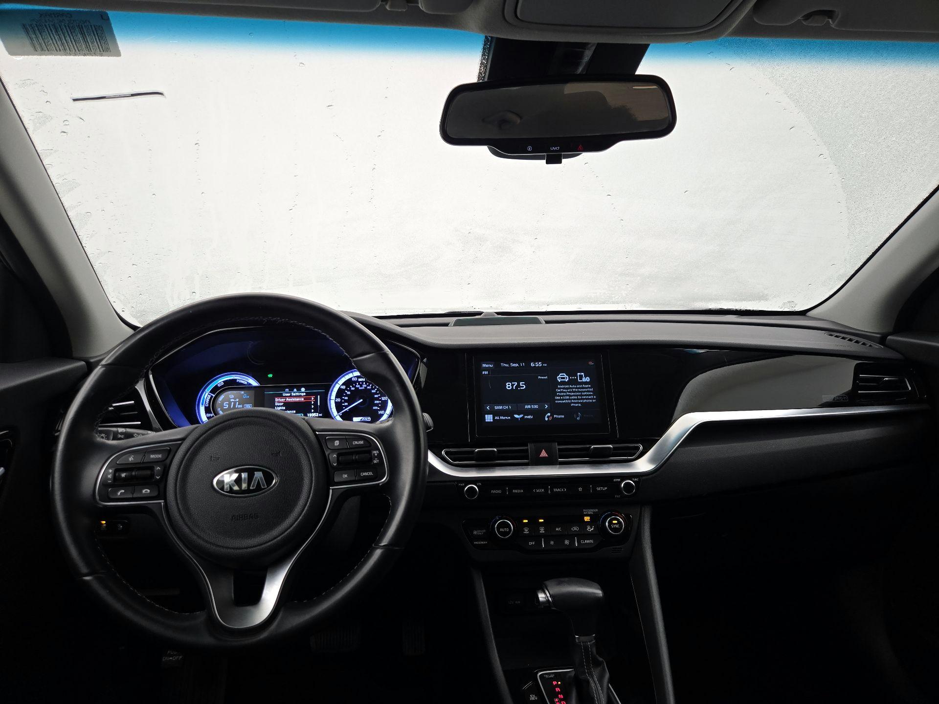 Thumbnail: 2020 Kia Niro - 9