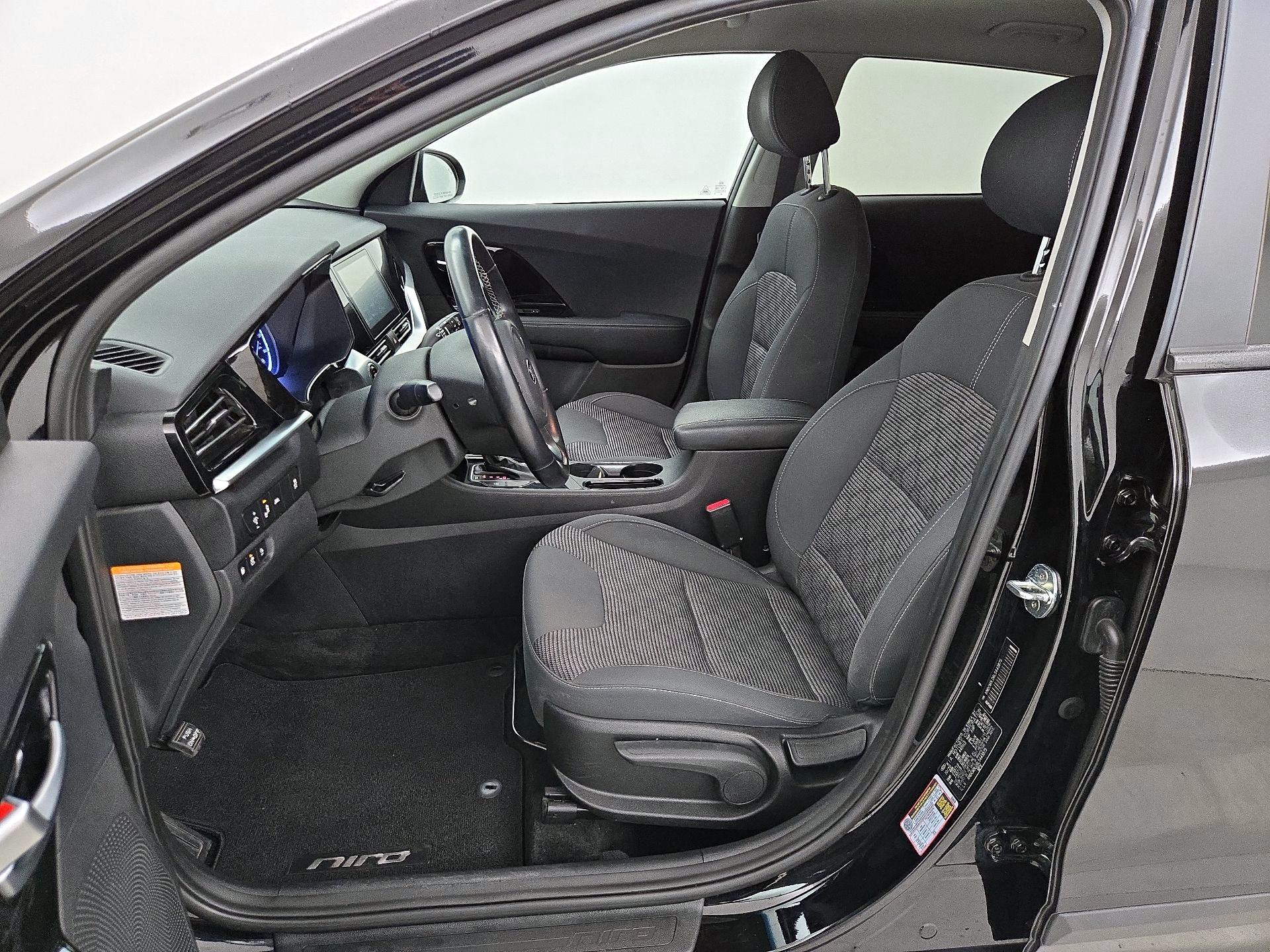 Thumbnail: 2020 Kia Niro - 11