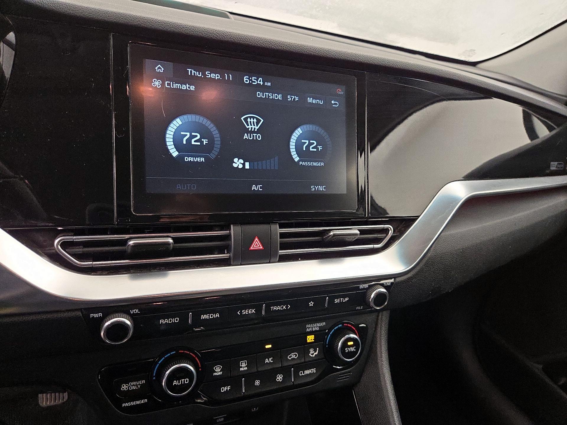 Thumbnail: 2020 Kia Niro - 16