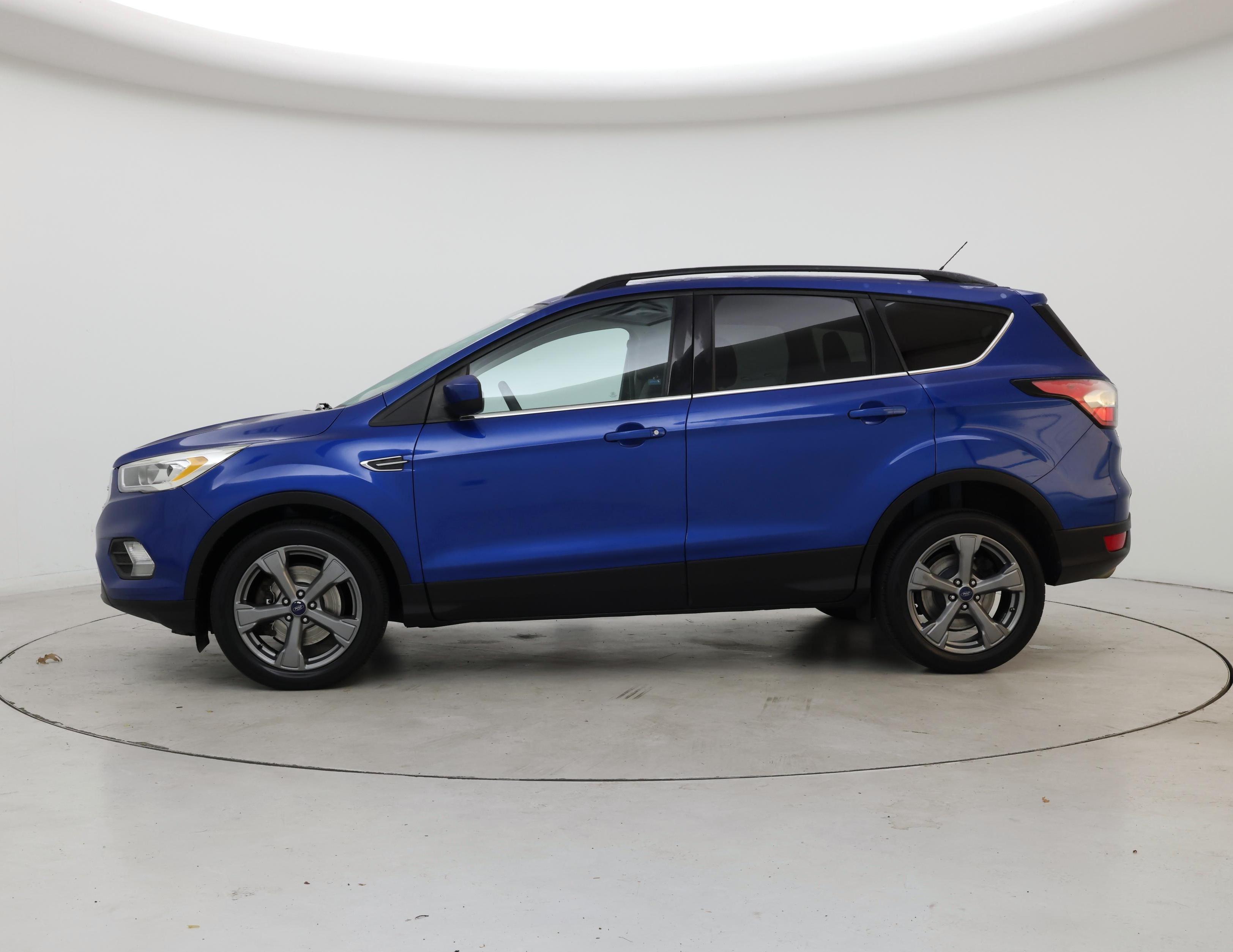 Thumbnail: 2017 Ford Escape - 3