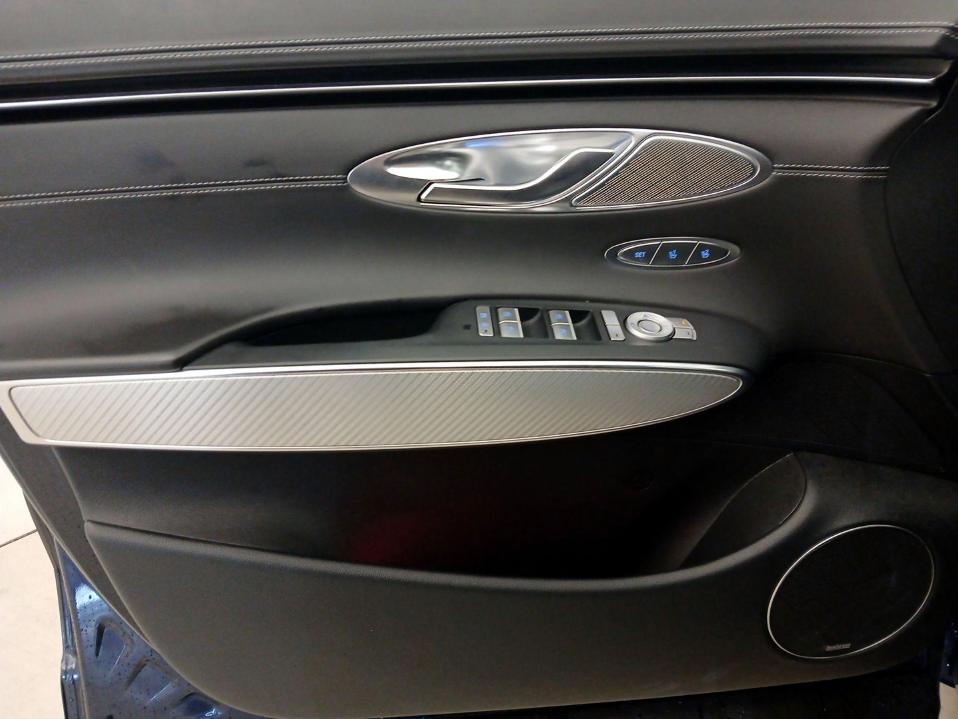 Thumbnail: 2023 Genesis GV70 - 12