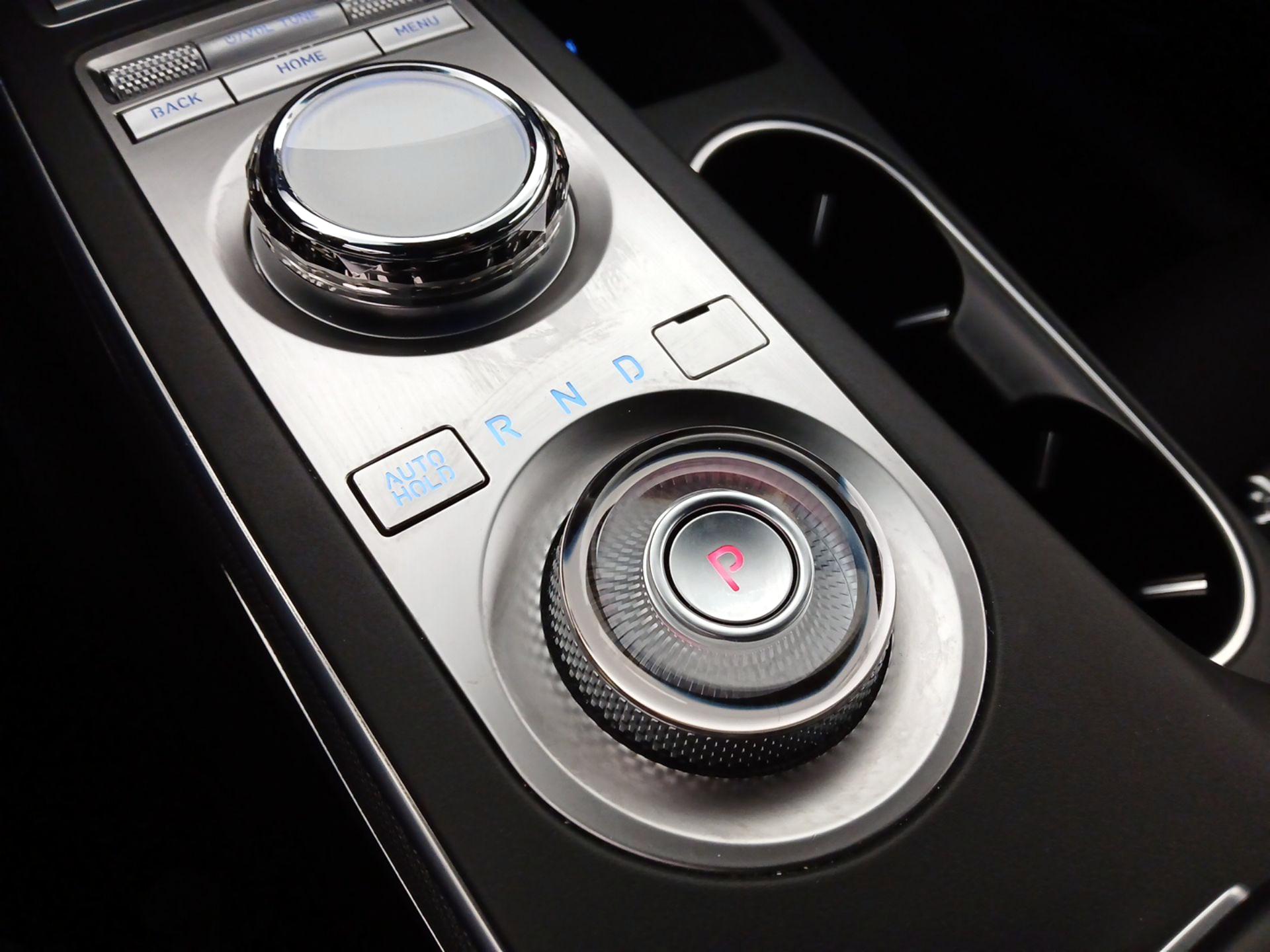 Thumbnail: 2023 Genesis GV70 - 18