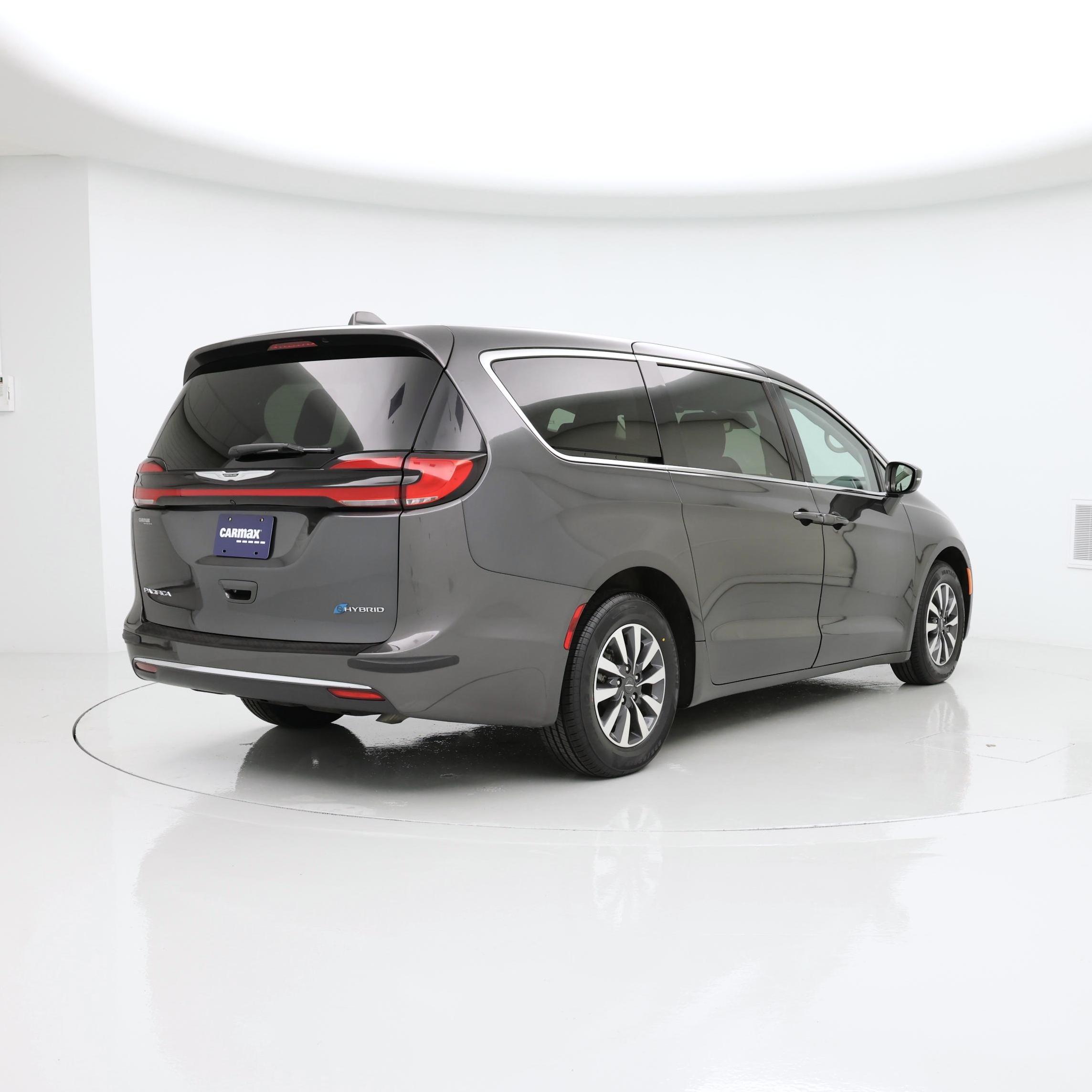 Thumbnail: 2022 Chrysler Pacifica - 8